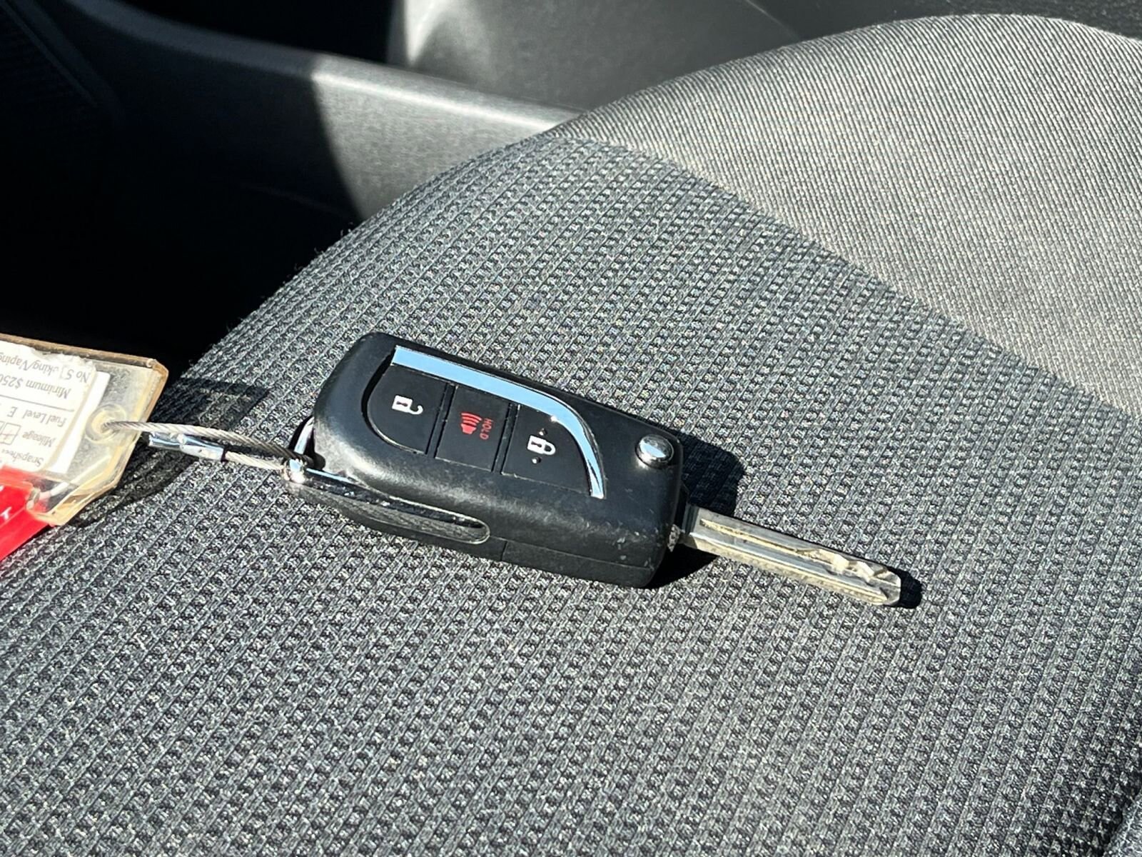 Thumbnail: 2025 Toyota RAV4 - 21