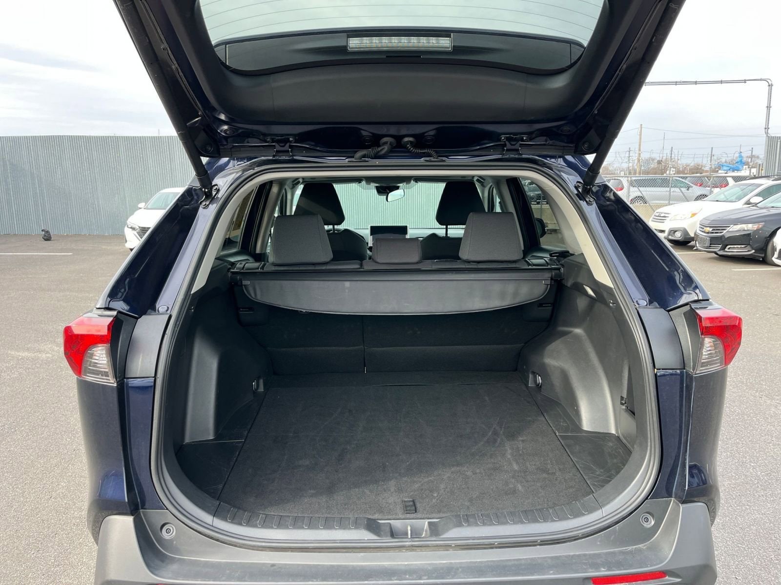 Thumbnail: 2025 Toyota RAV4 - 31