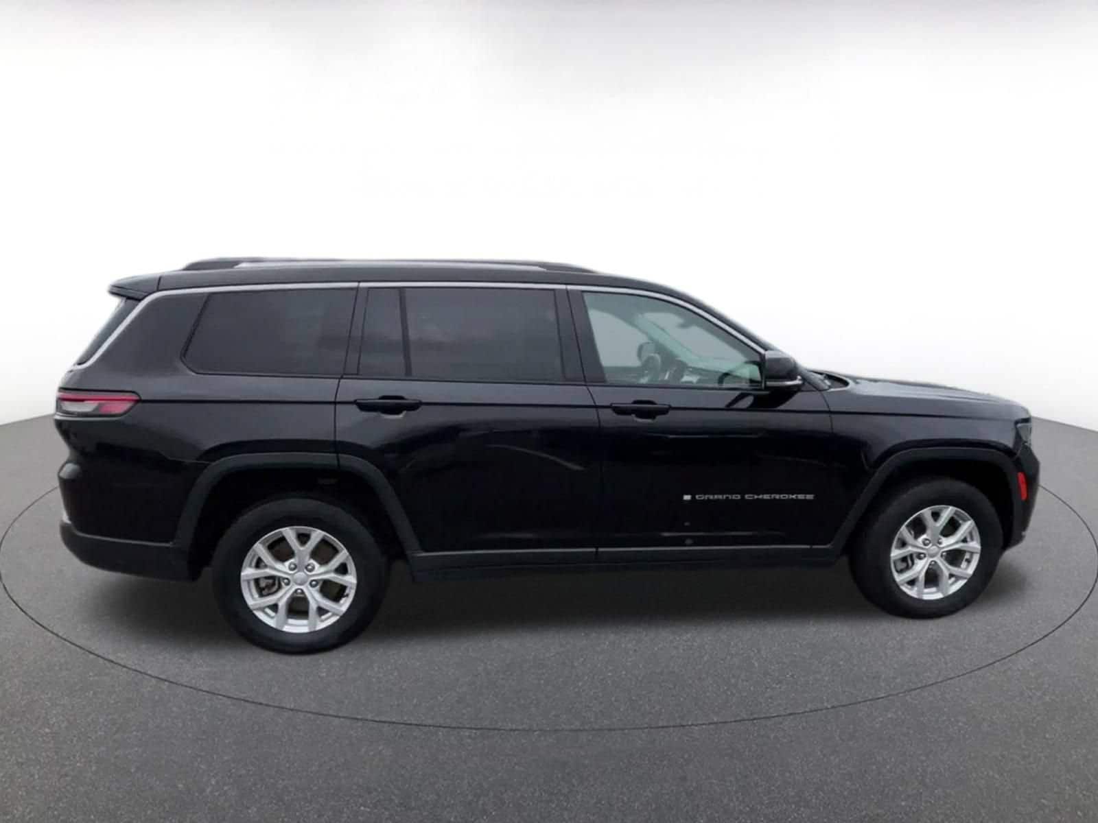 Thumbnail: 2023 Jeep Grand Cherokee - 15