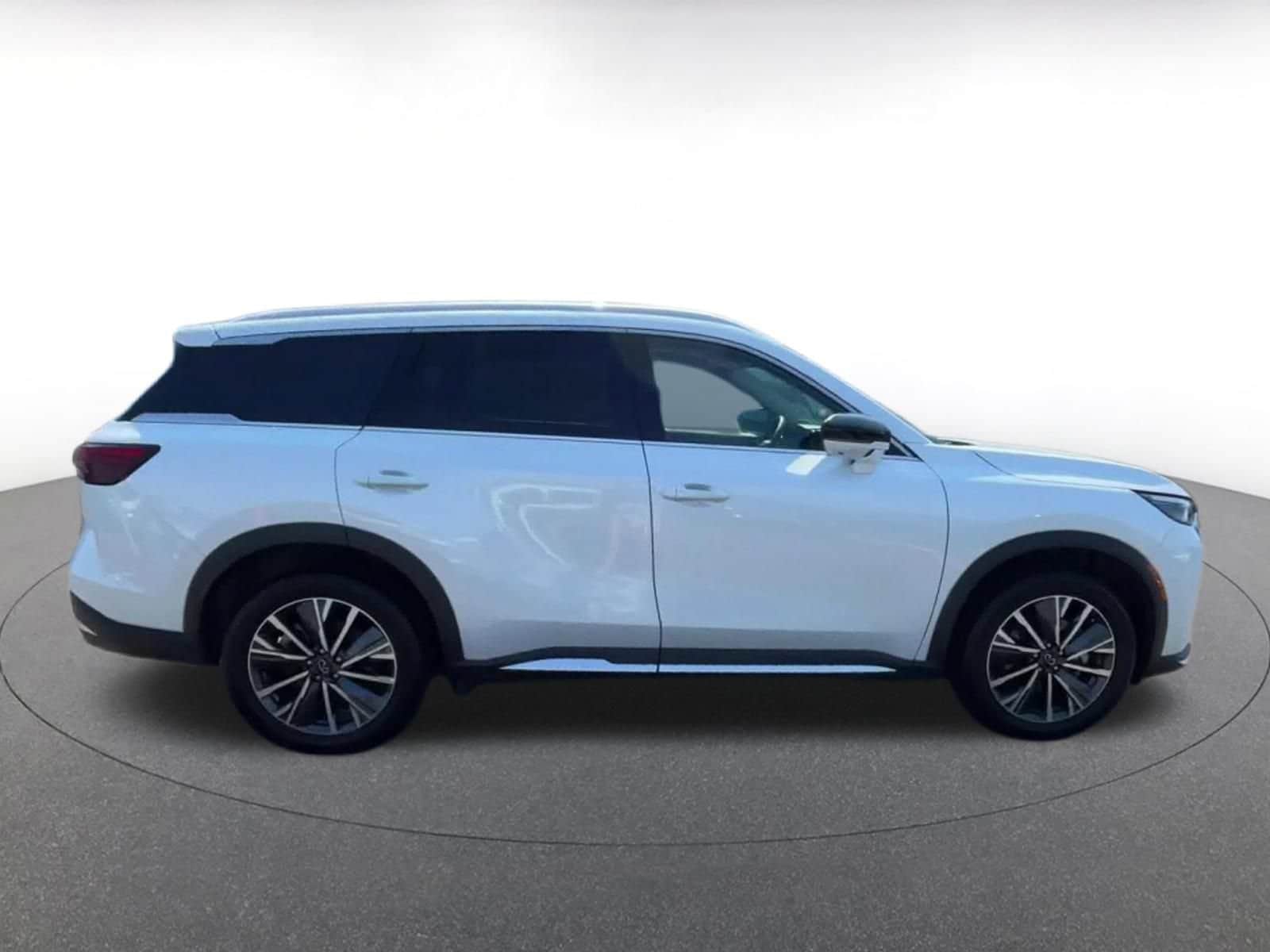 Thumbnail: 2026 INFINITI QX60 - 16