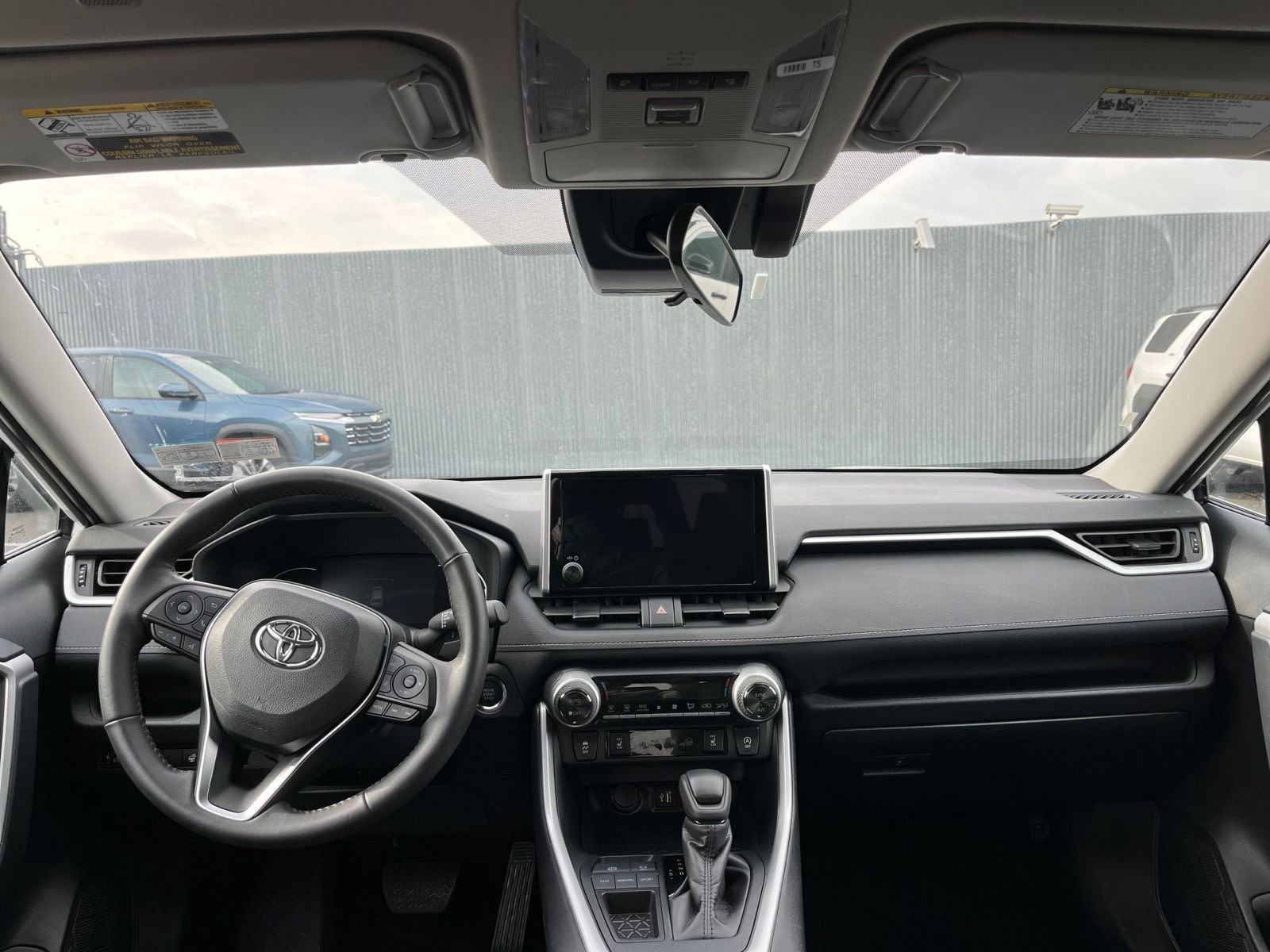 Thumbnail: 2025 Toyota RAV4 - 33