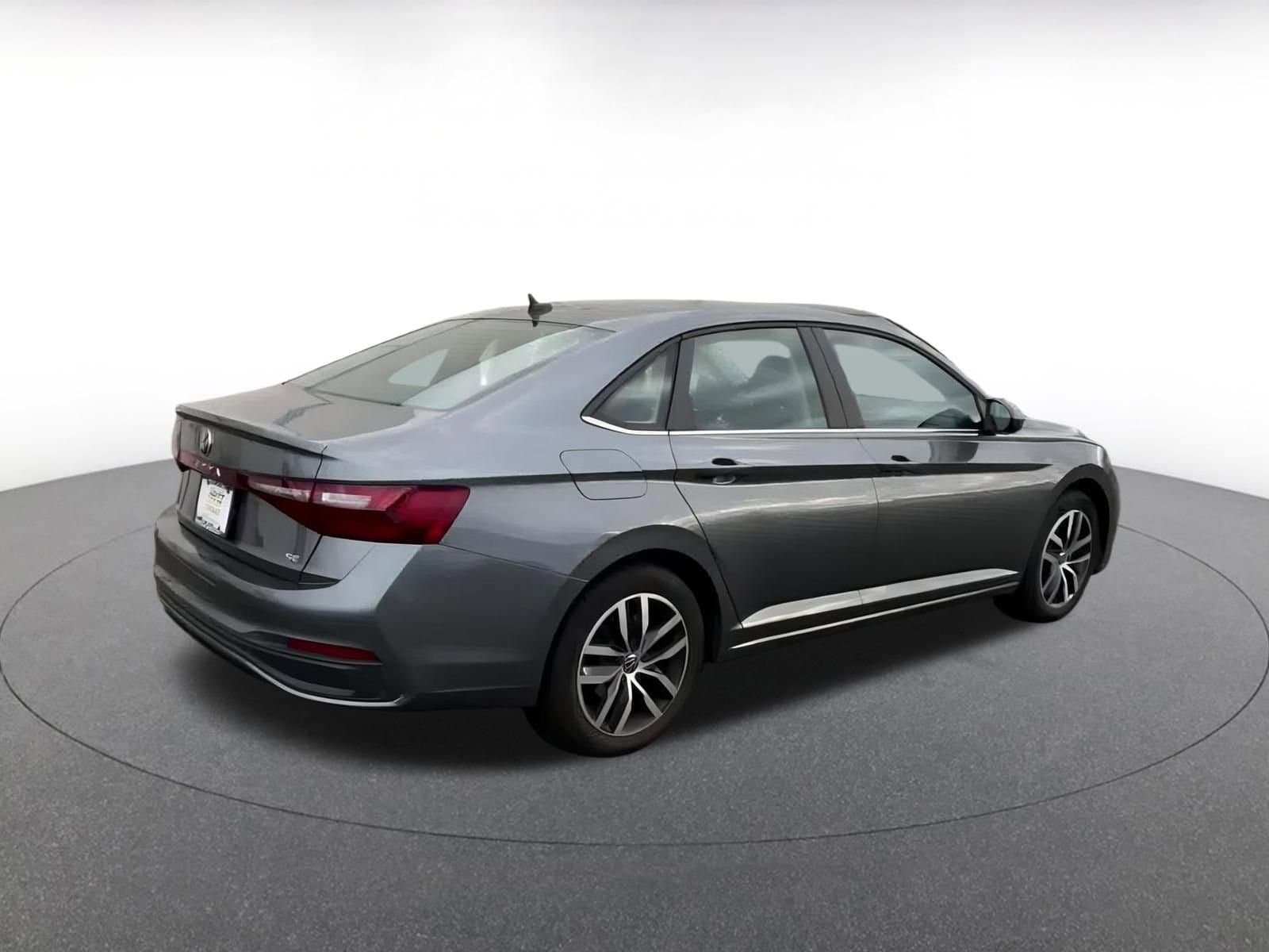 Thumbnail: 2025 Volkswagen Jetta - 12