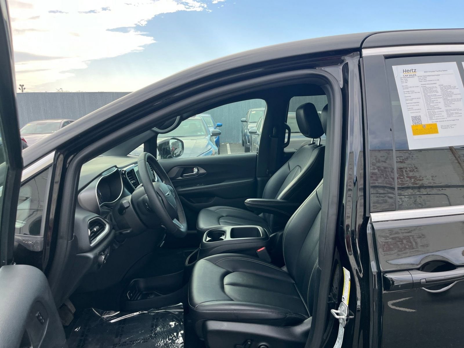 Thumbnail: 2025 Chrysler Pacifica - 29