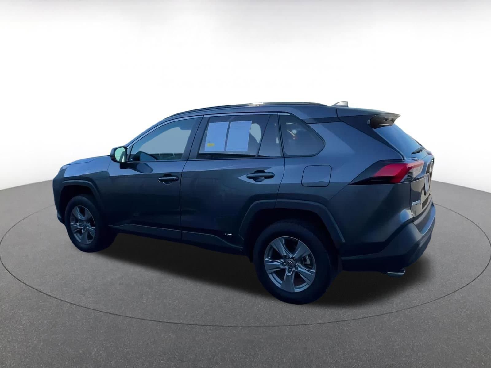 Thumbnail: 2025 Toyota RAV4 - 10