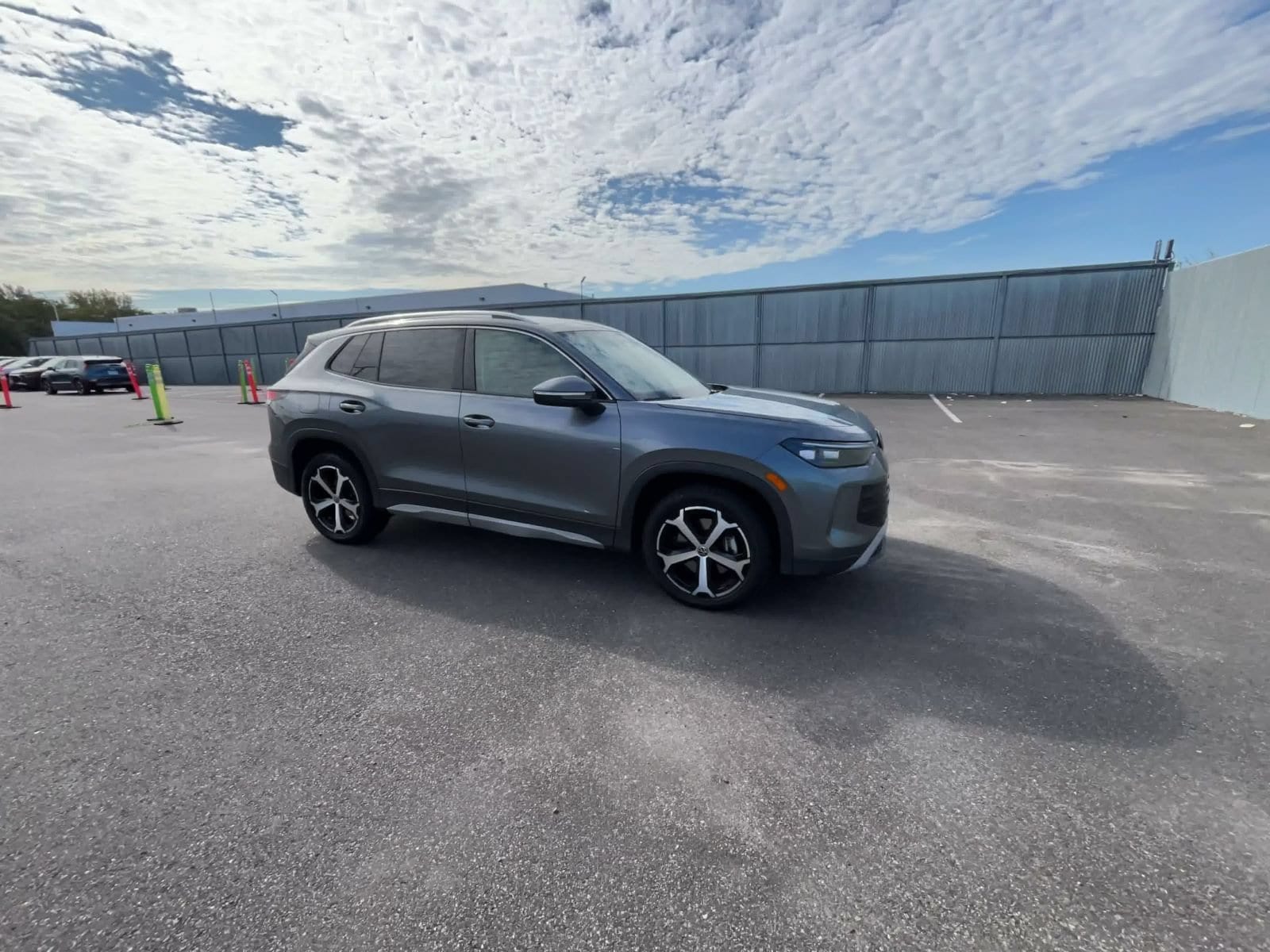 Thumbnail: 2026 Volkswagen Tiguan - 2