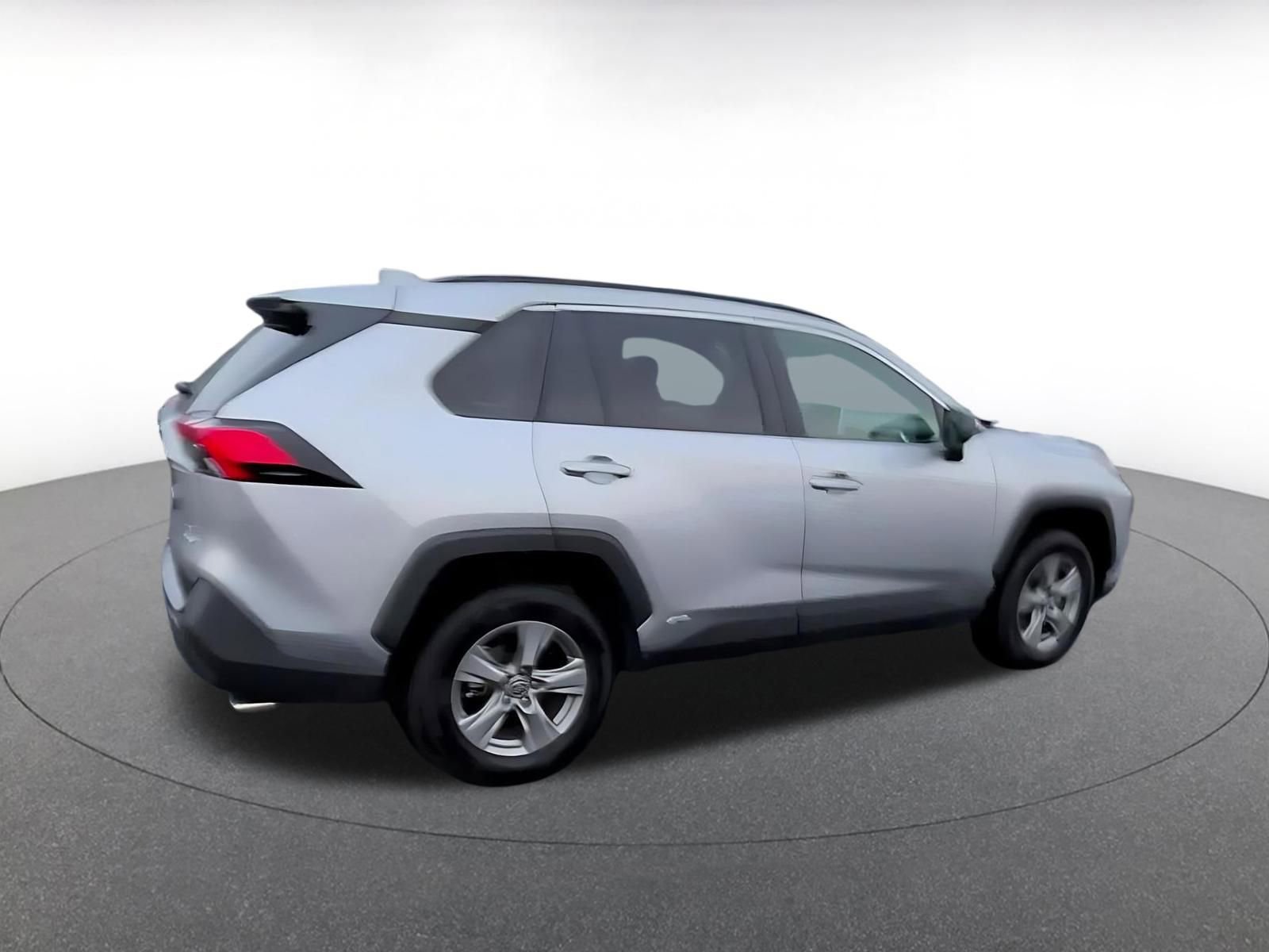 Thumbnail: 2025 Toyota RAV4 - 15