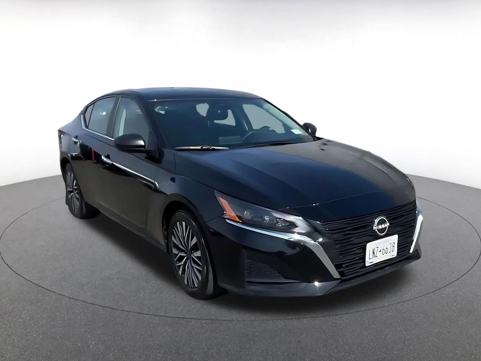 Thumbnail: 2025 Nissan Altima - 3