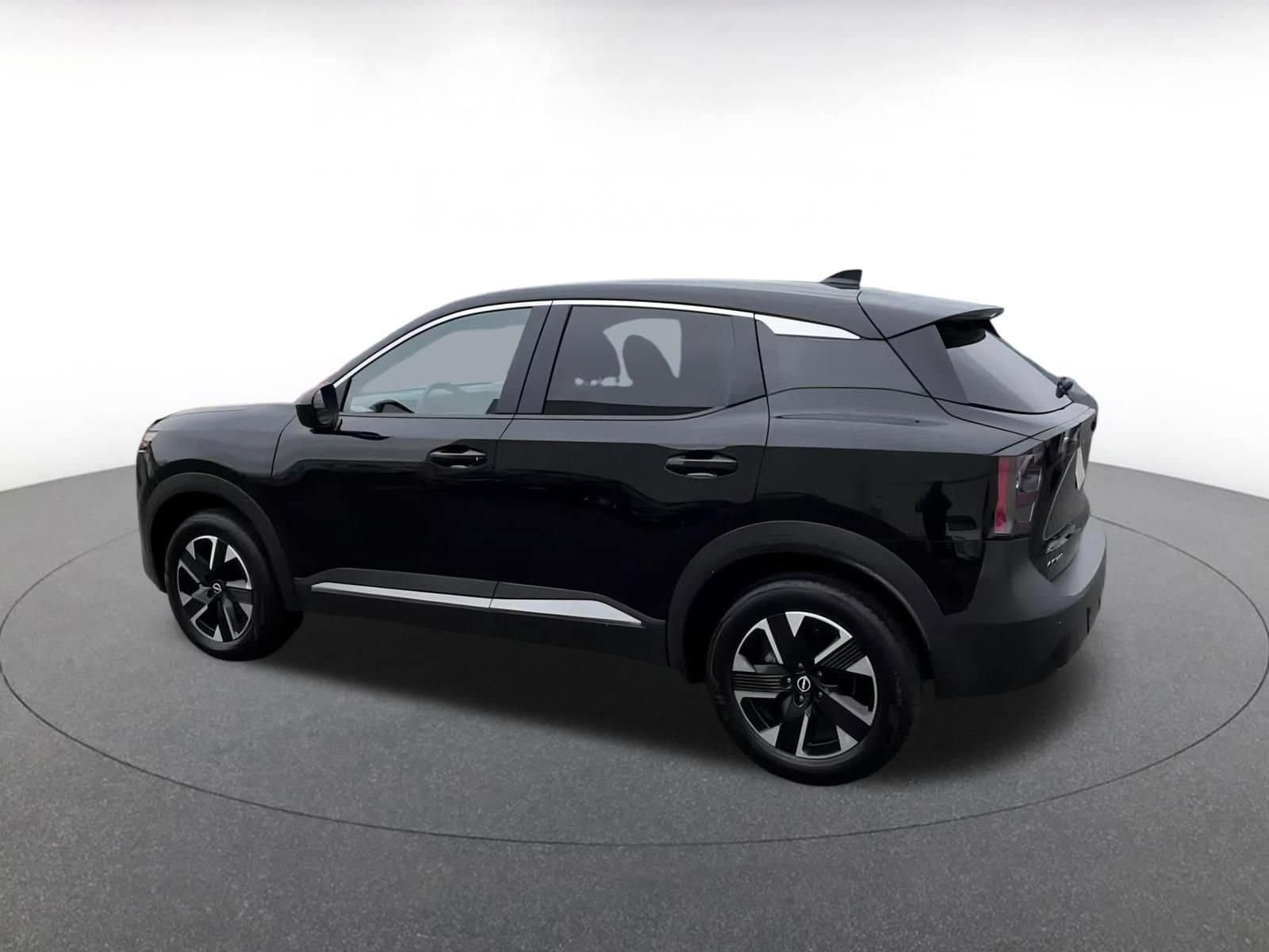 Thumbnail: 2025 Nissan Kicks - 10