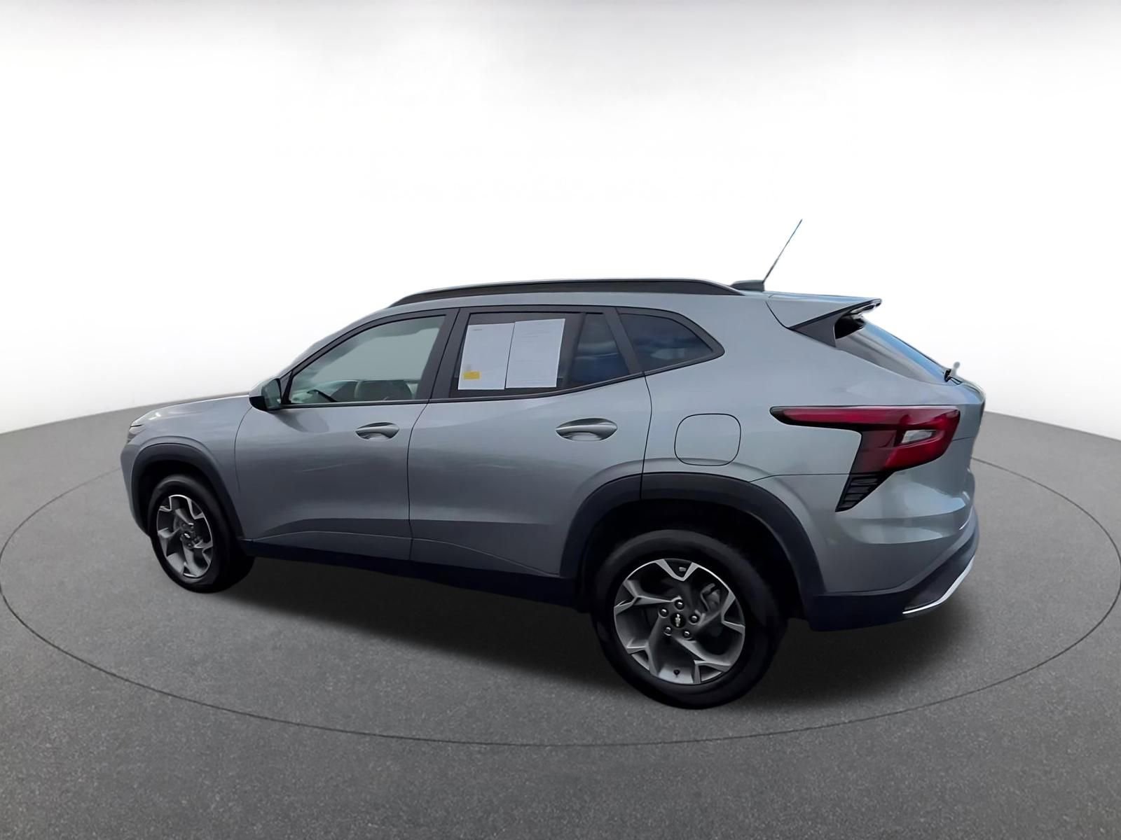 Thumbnail: 2025 Chevrolet Trax - 10