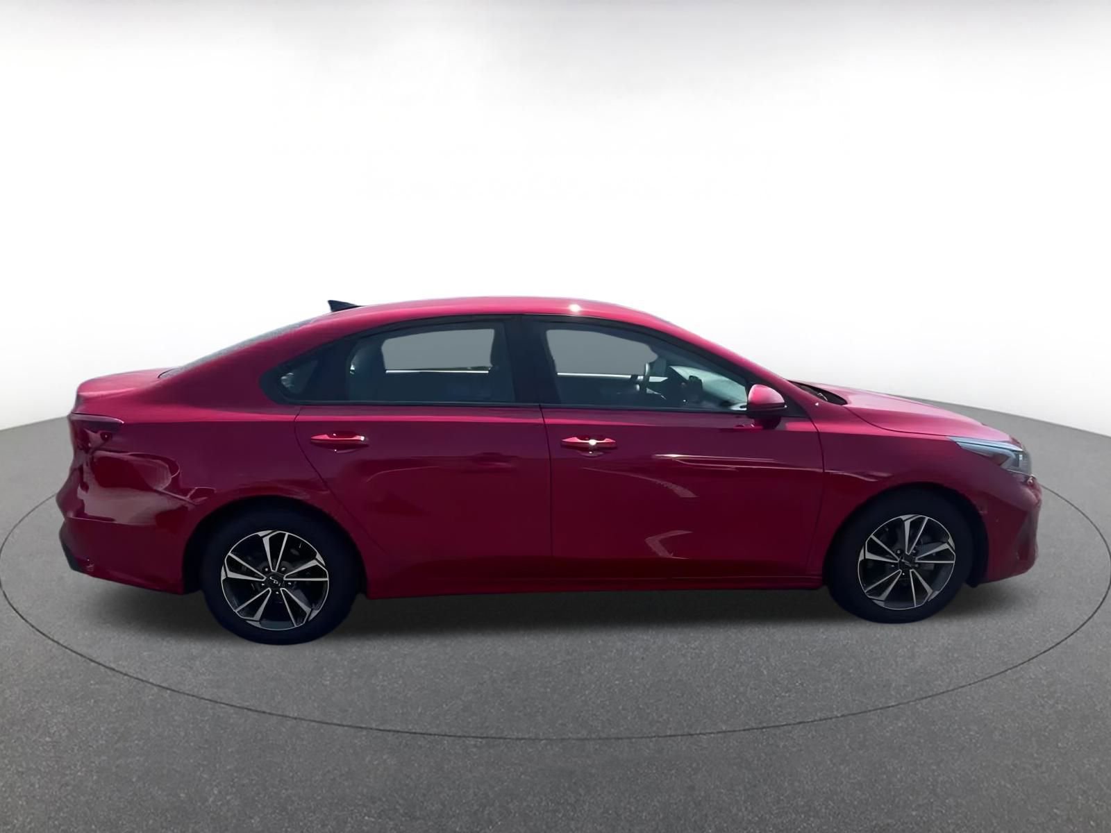 Thumbnail: 2024 Kia Forte - 16