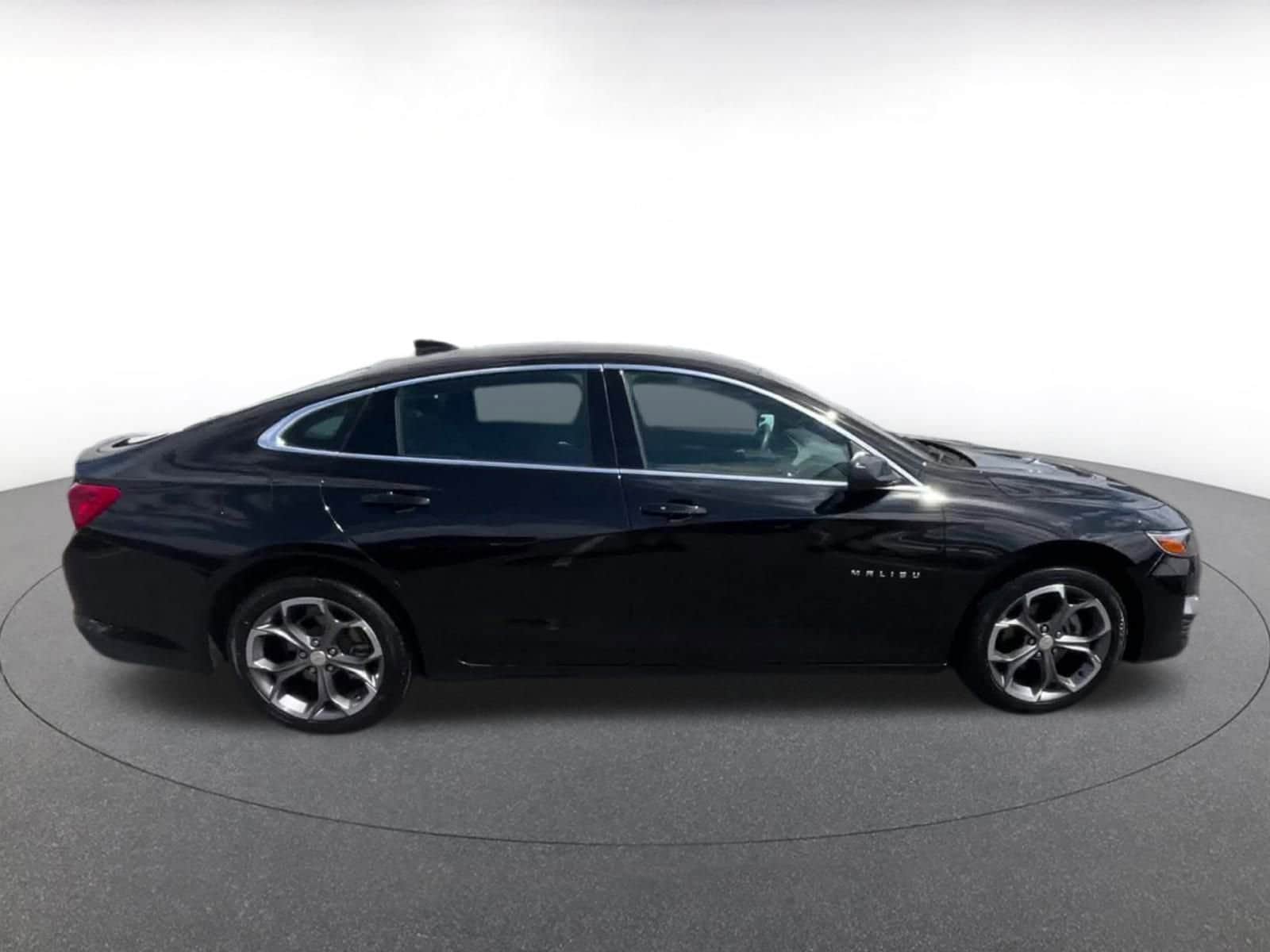 Thumbnail: 2024 Chevrolet Malibu - 16