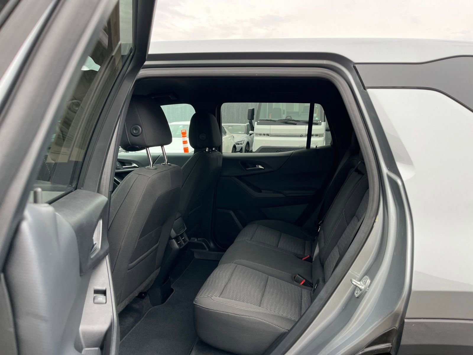 Thumbnail: 2025 Chevrolet Equinox - 25