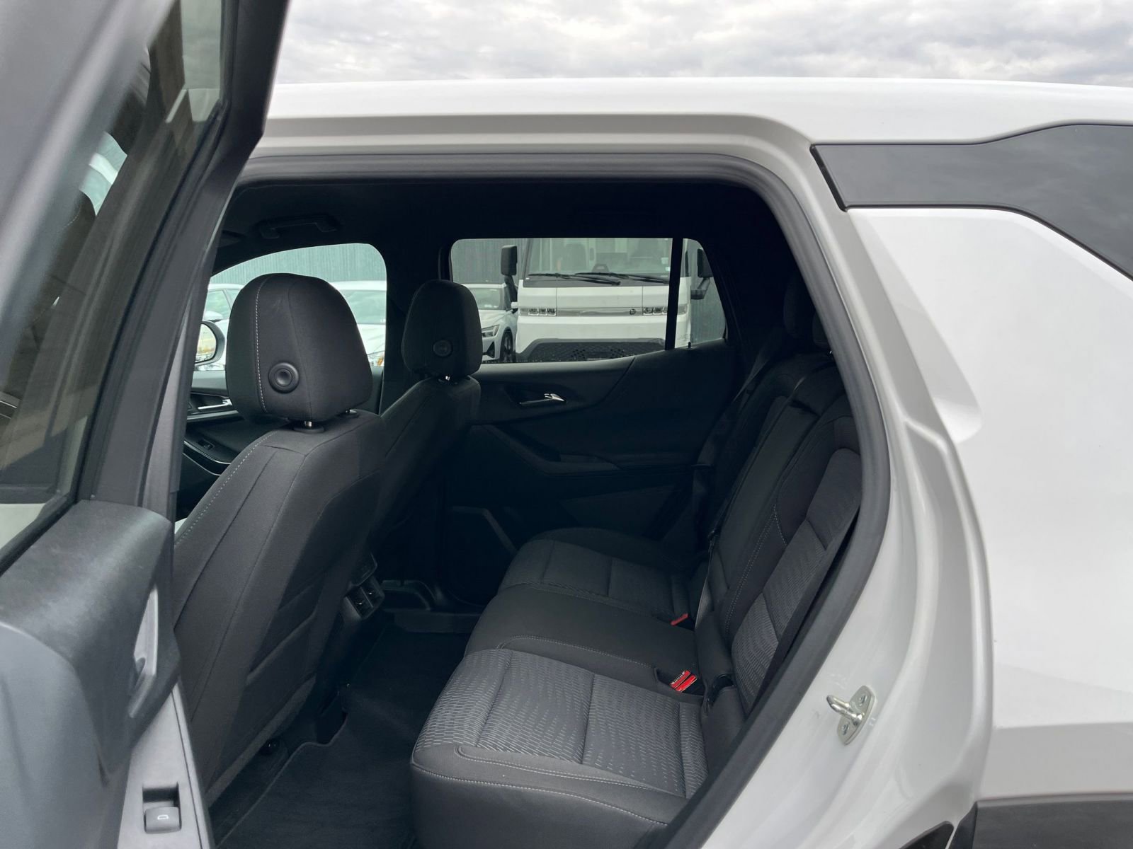 Thumbnail: 2025 Chevrolet Equinox - 25