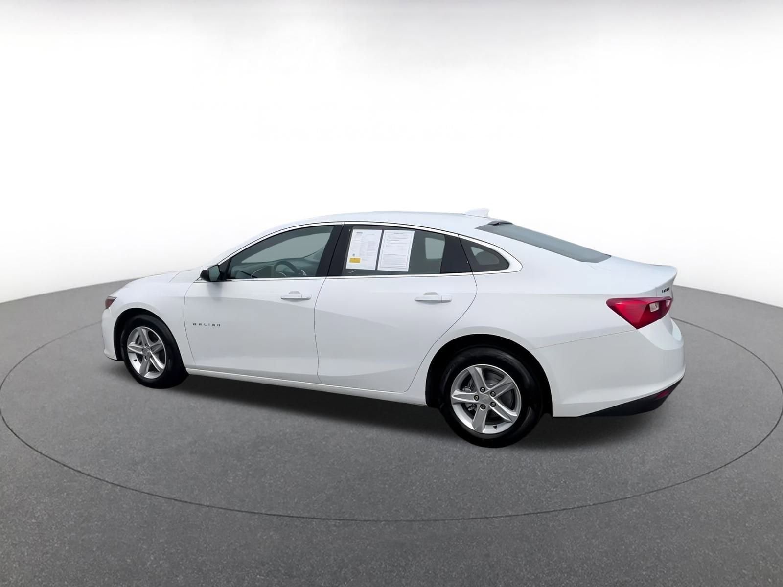 Thumbnail: 2024 Chevrolet Malibu - 10