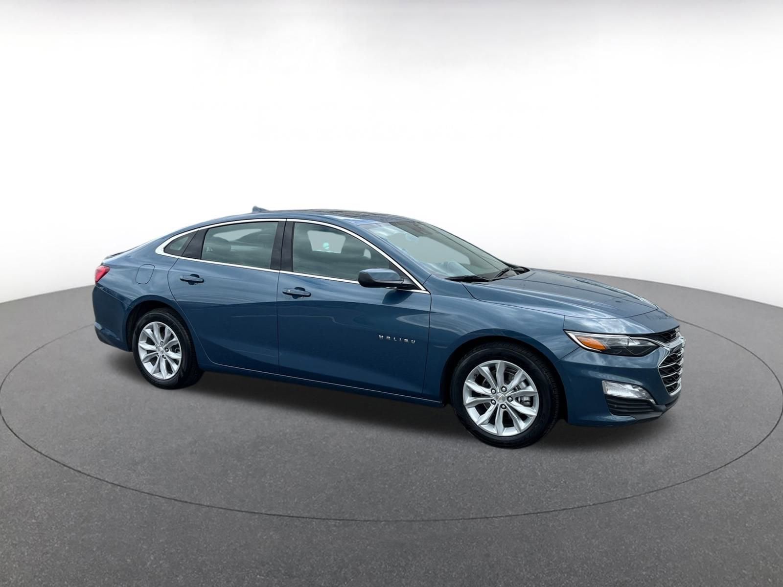 Thumbnail: 2024 Chevrolet Malibu - 1