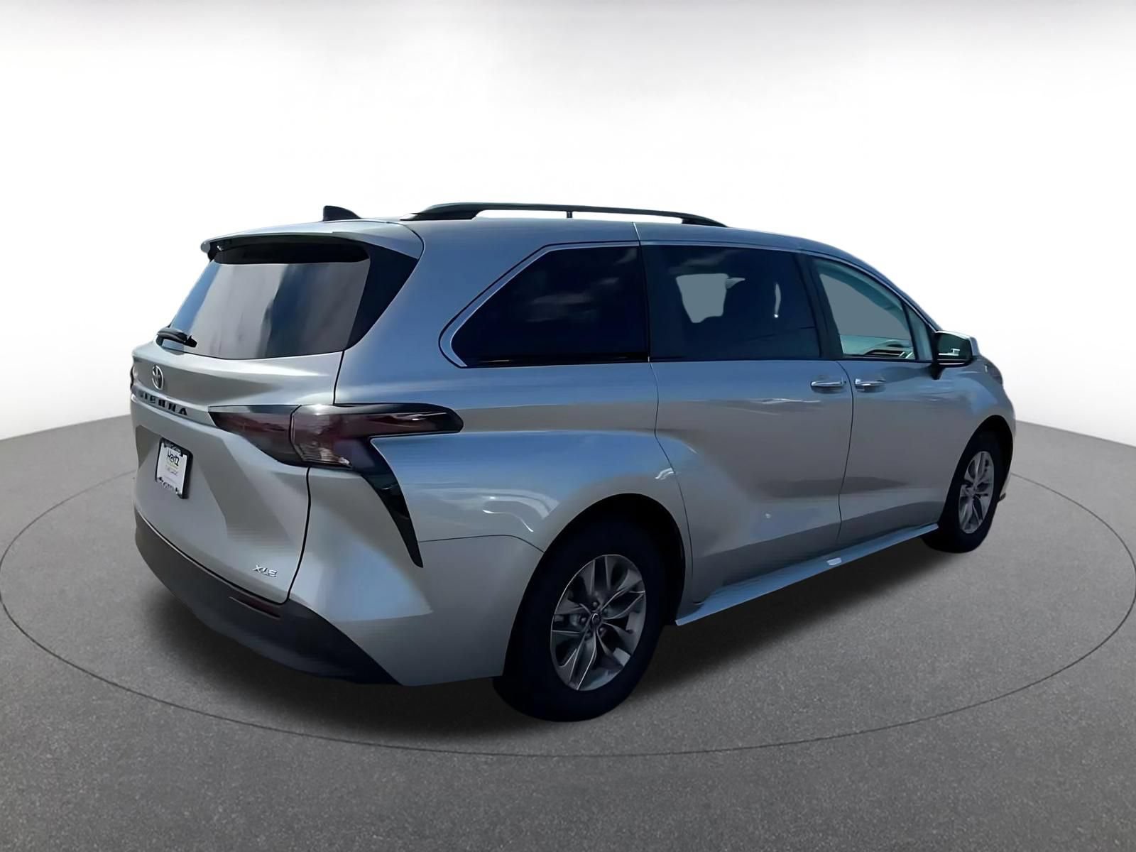 Thumbnail: 2025 Toyota Sienna - 14