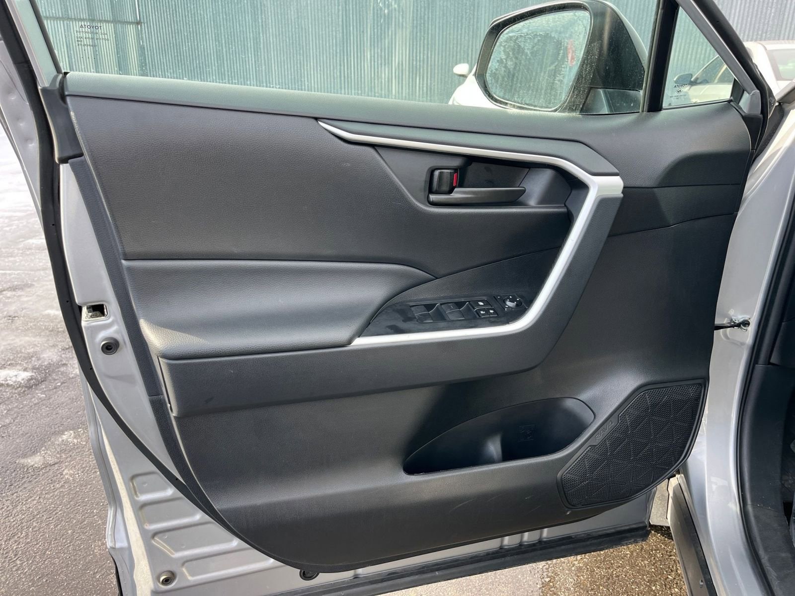 Thumbnail: 2025 Toyota RAV4 - 20