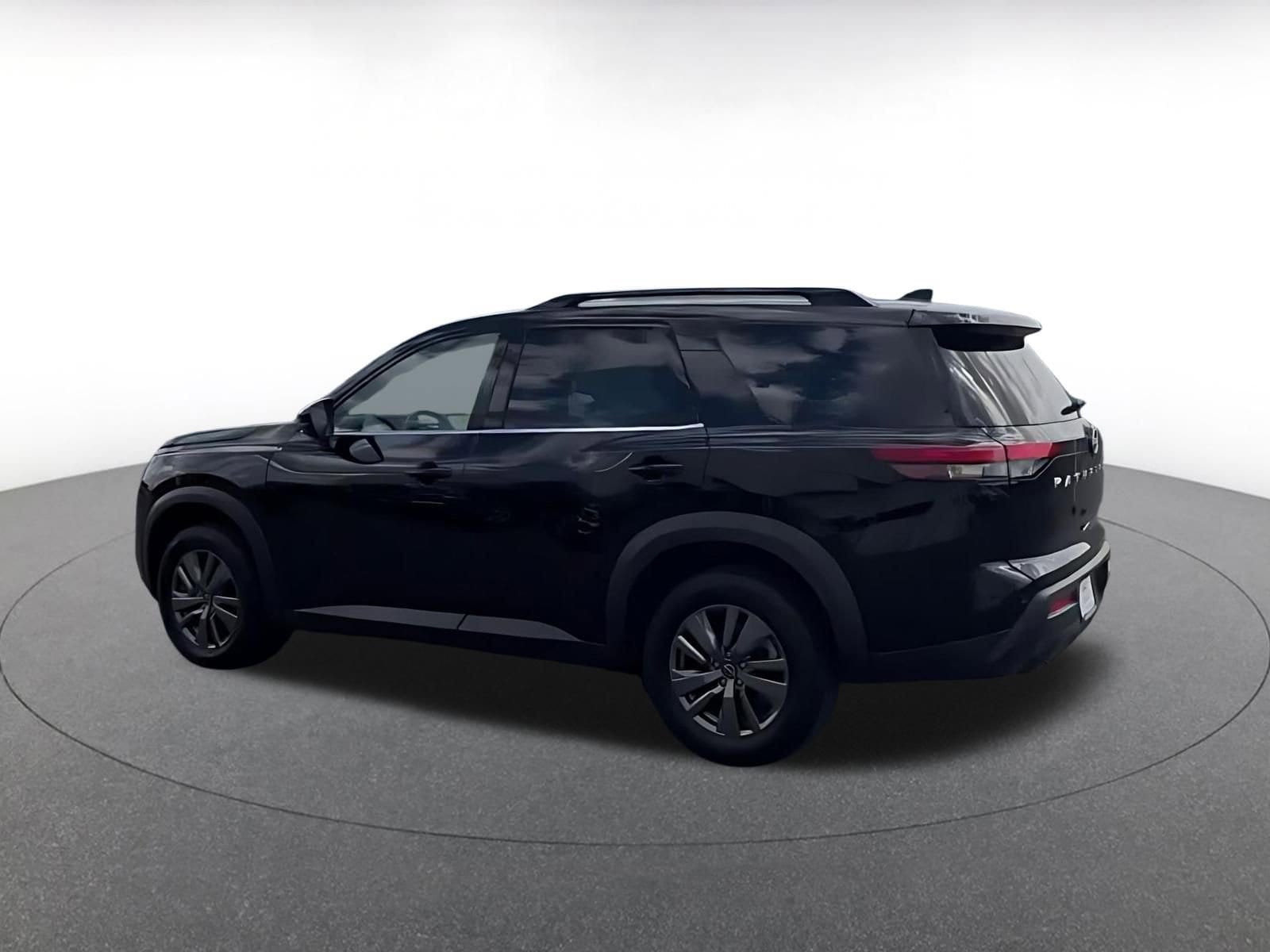 Thumbnail: 2025 Nissan Pathfinder - 10