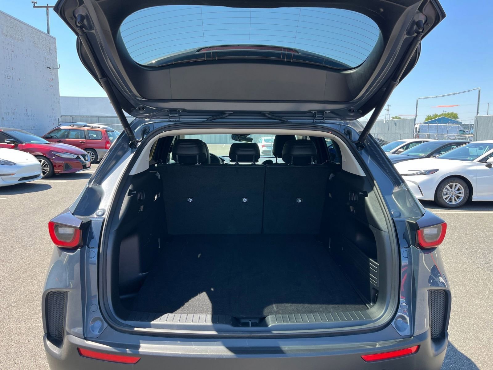 Thumbnail: 2025 Mazda CX-50 - 31