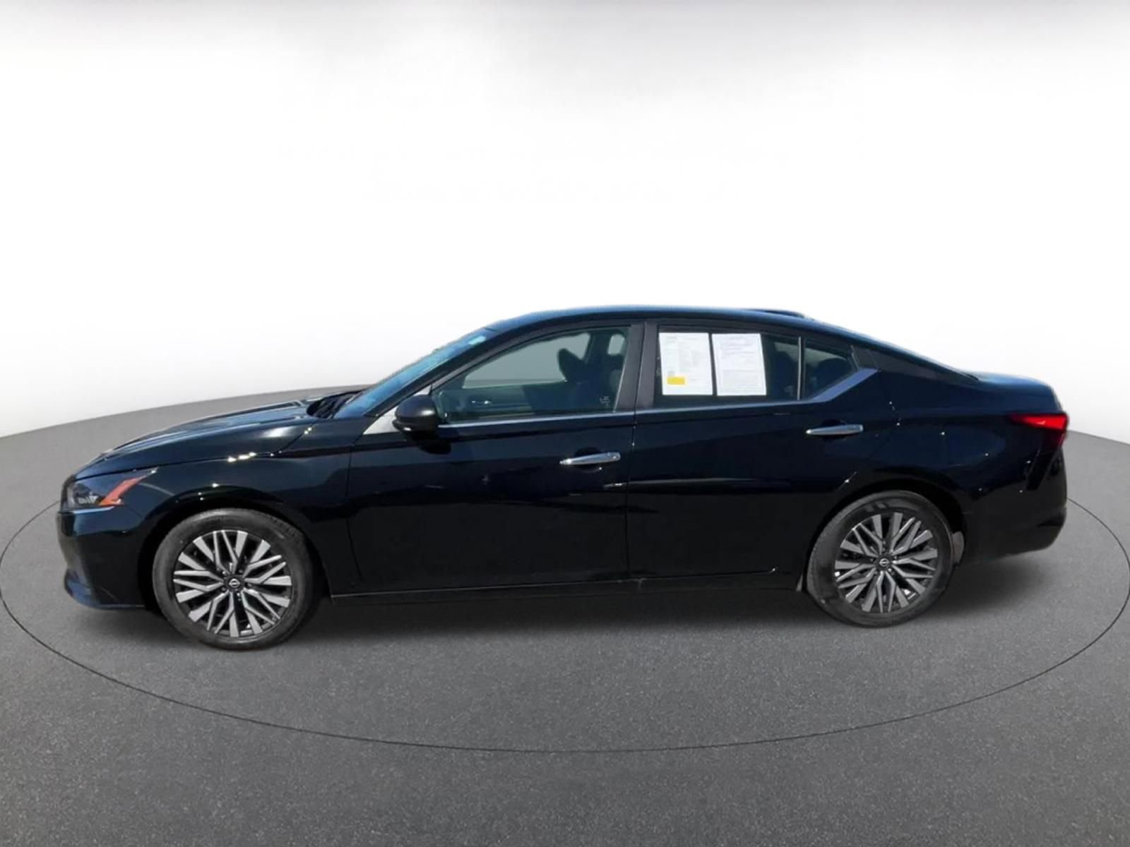 Thumbnail: 2025 Nissan Altima - 8