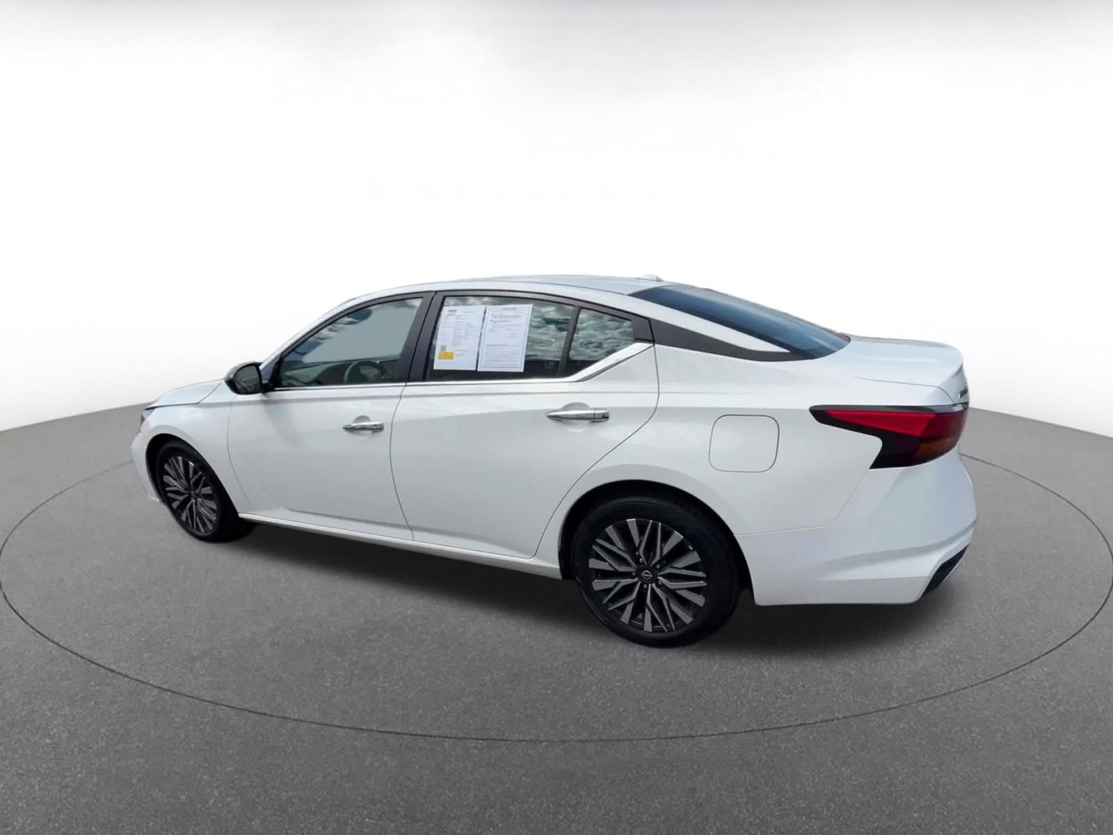 Thumbnail: 2025 Nissan Altima - 10