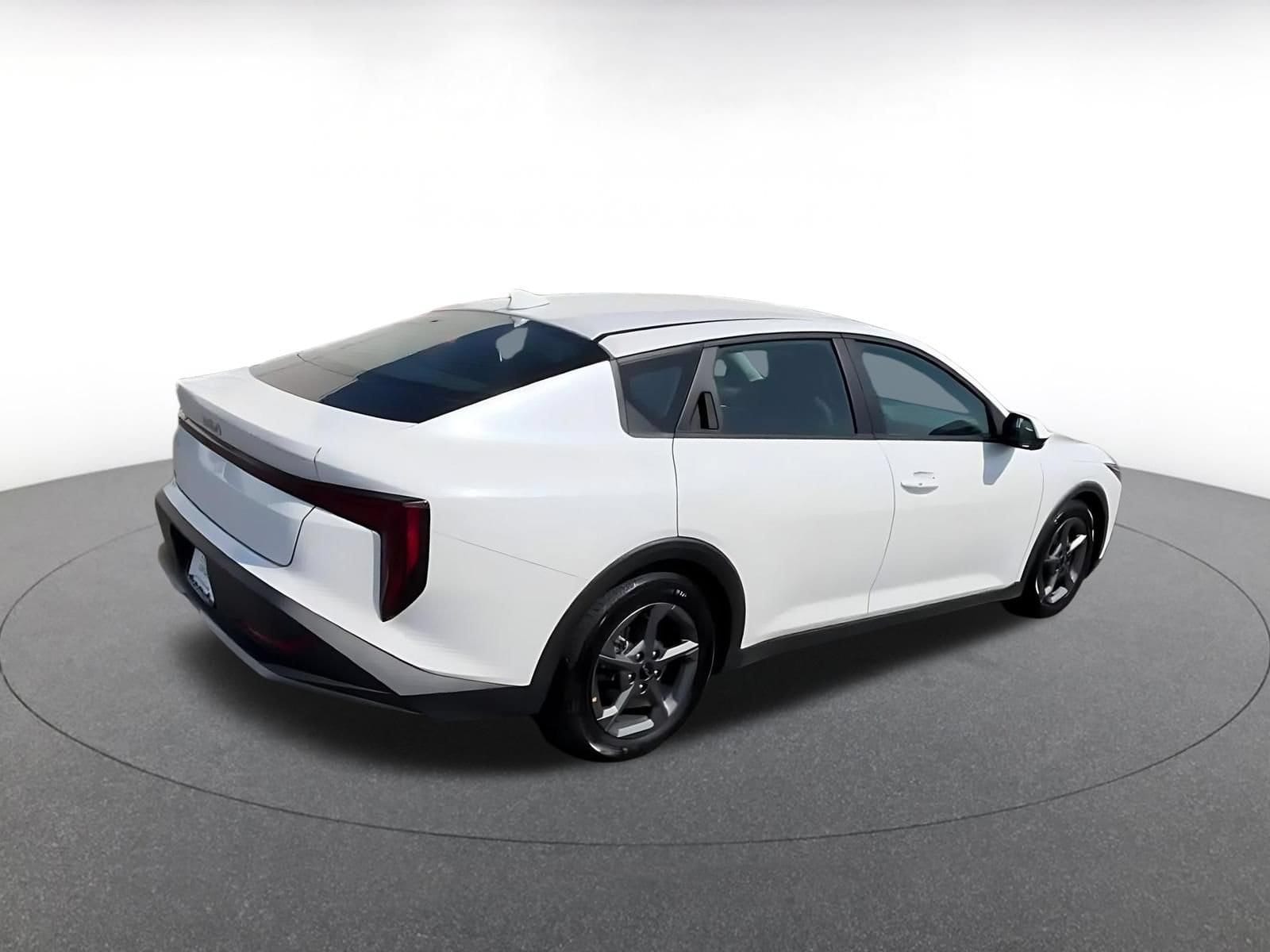 Thumbnail: 2025 Kia K4 - 14