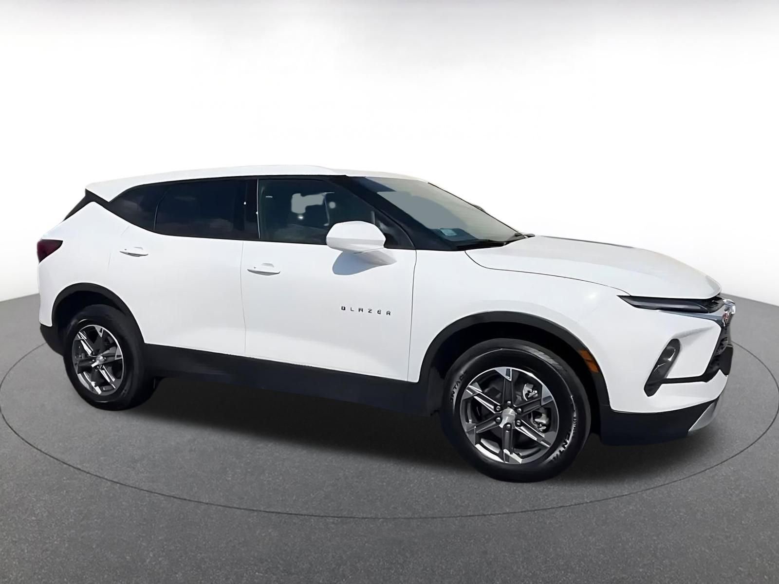 Thumbnail: 2025 Chevrolet Blazer - 16