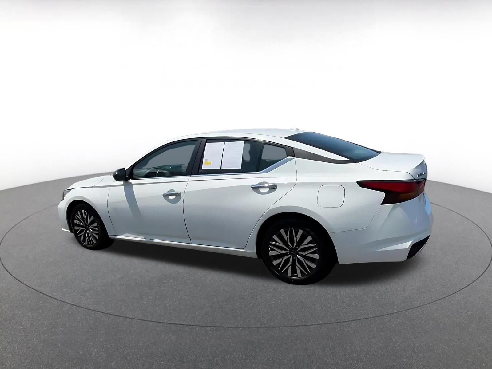 Thumbnail: 2025 Nissan Altima - 10