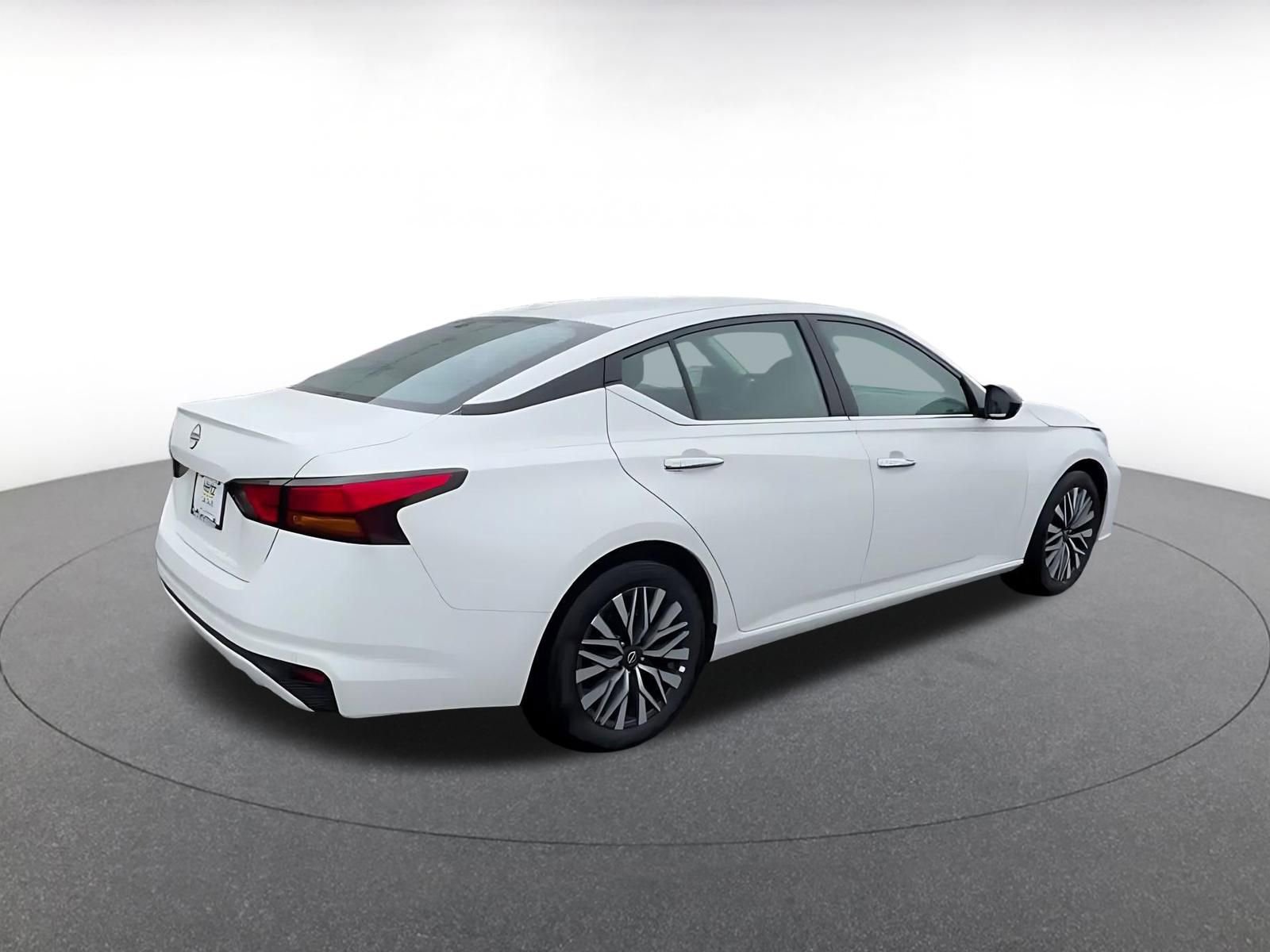 Thumbnail: 2025 Nissan Altima - 15