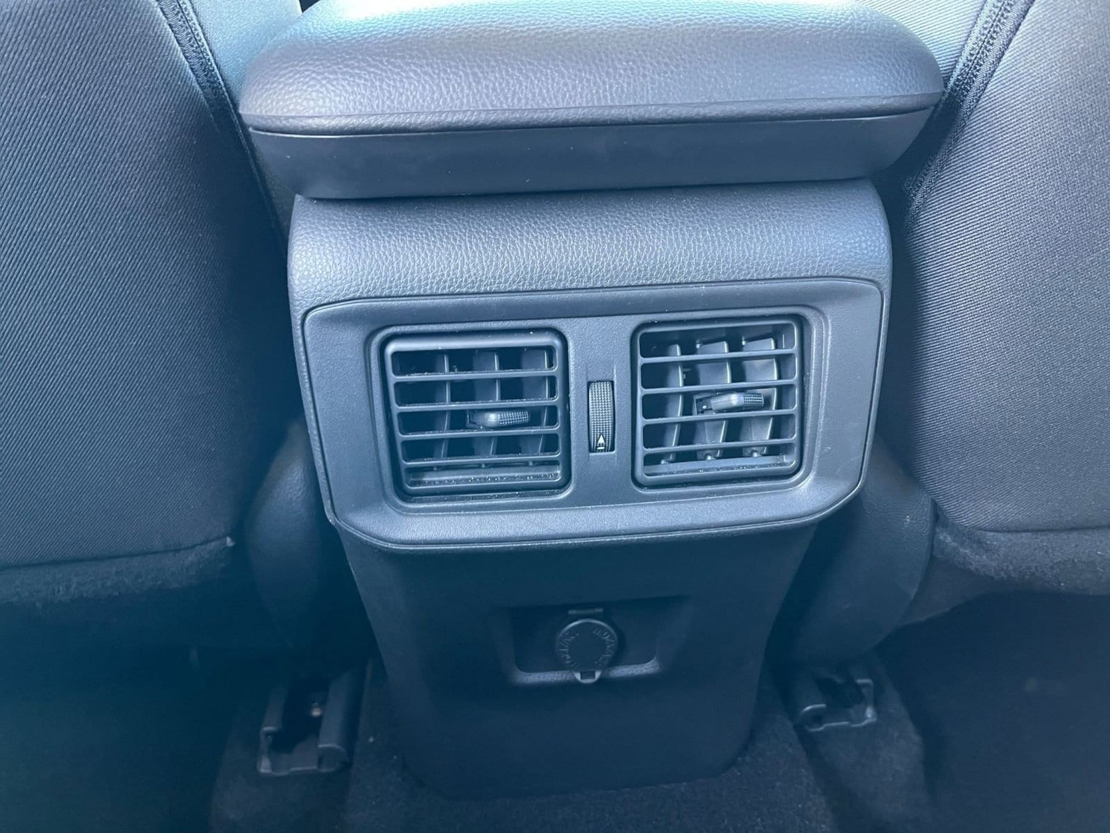 Thumbnail: 2025 Toyota RAV4 - 23