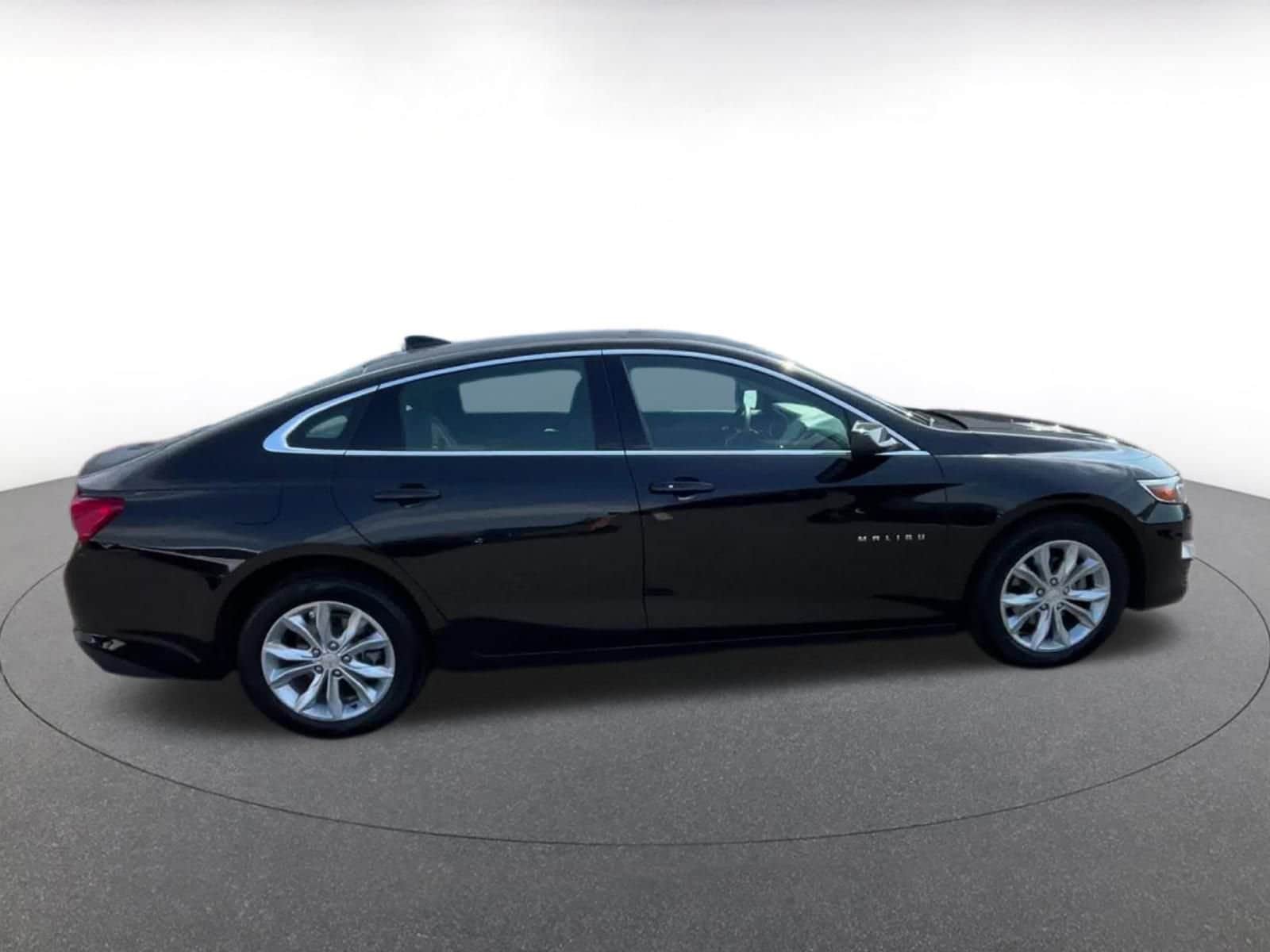 Thumbnail: 2024 Chevrolet Malibu - 16