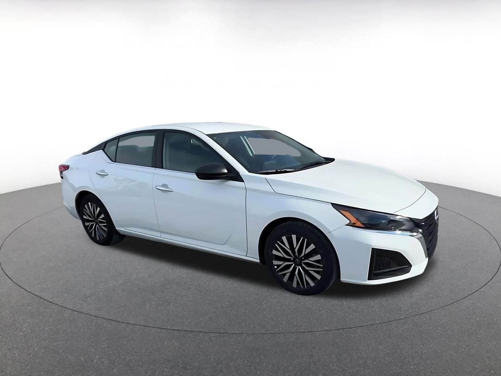 Thumbnail: 2025 Nissan Altima - 2