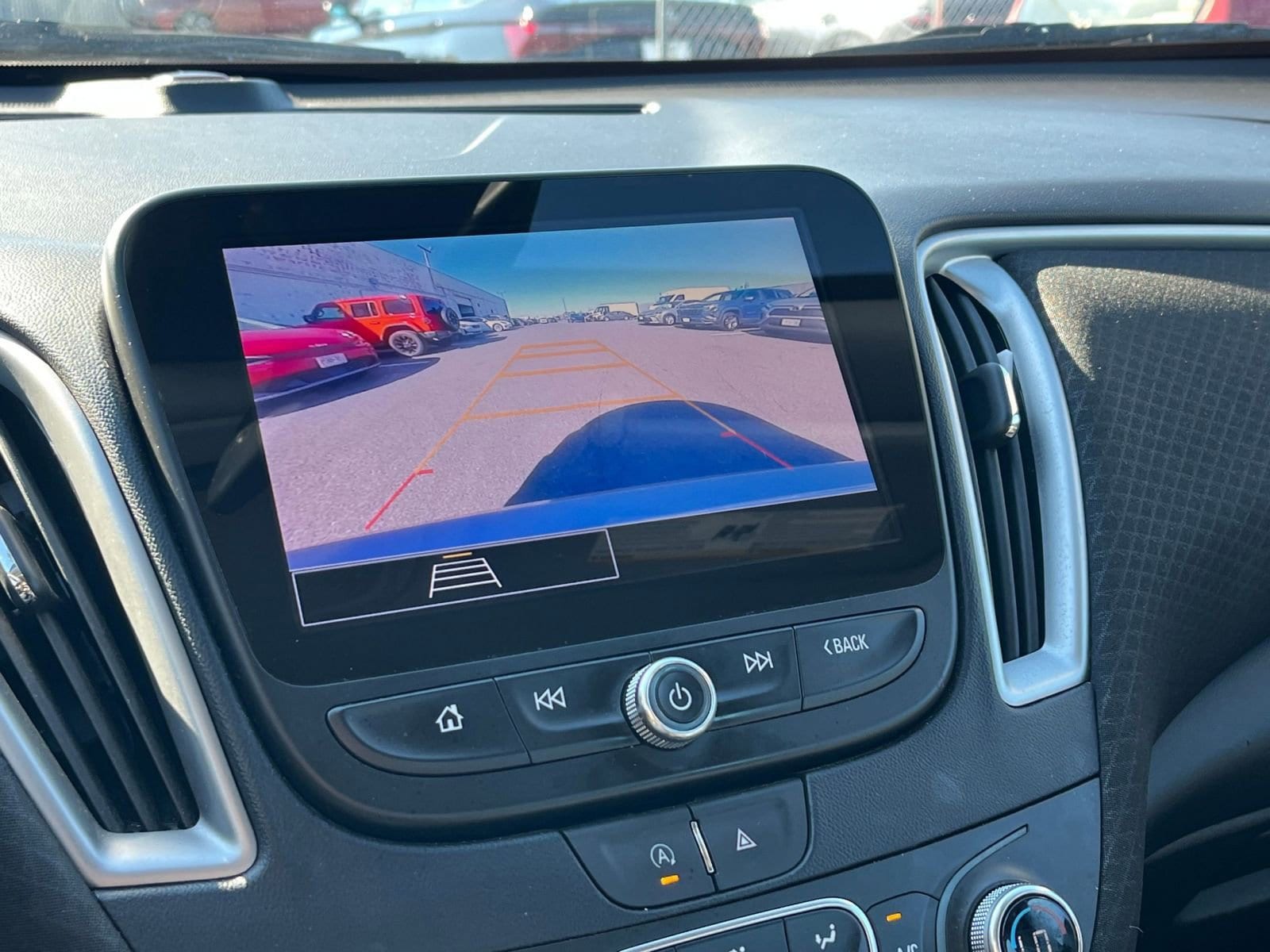 Thumbnail: 2023 Chevrolet Malibu - 17