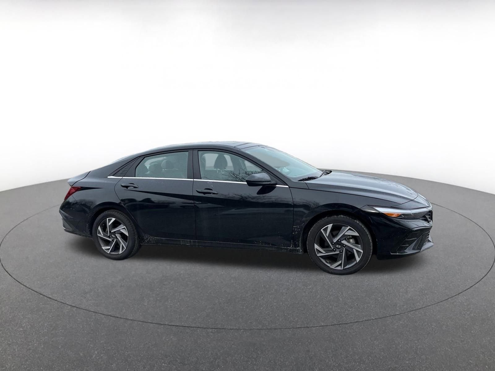 Thumbnail: 2025 Hyundai Elantra - 1