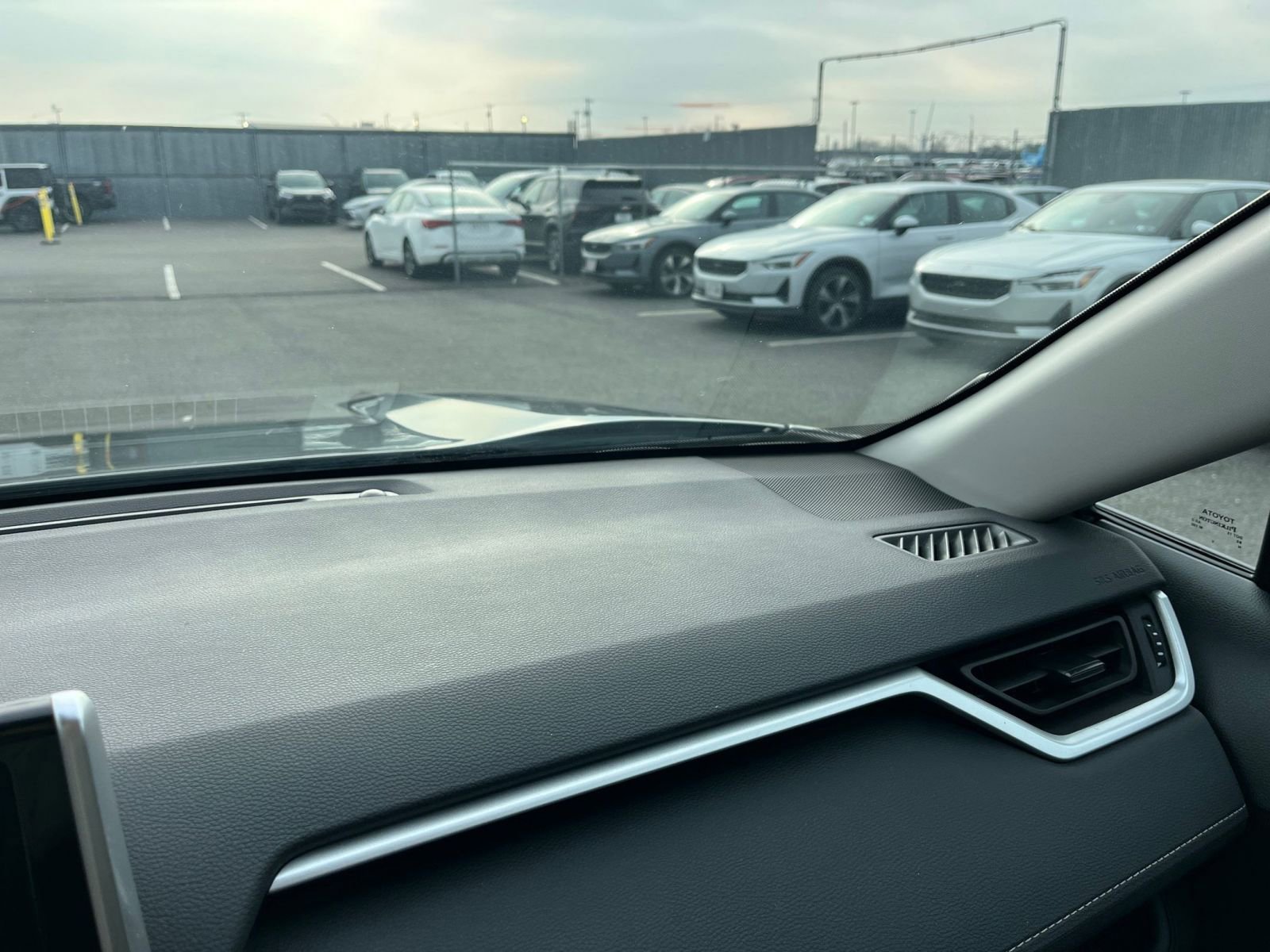 Thumbnail: 2025 Toyota RAV4 - 35