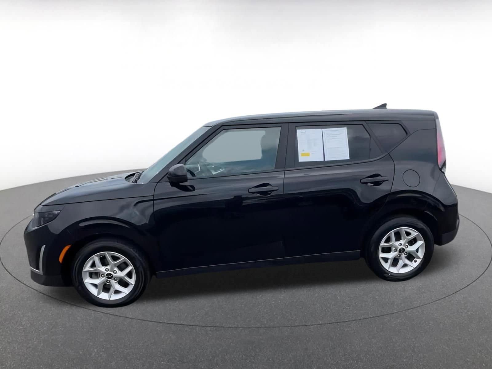 Thumbnail: 2023 Kia Soul - 8