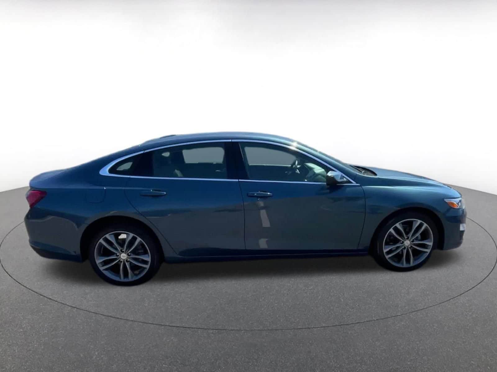 Thumbnail: 2024 Chevrolet Malibu - 16