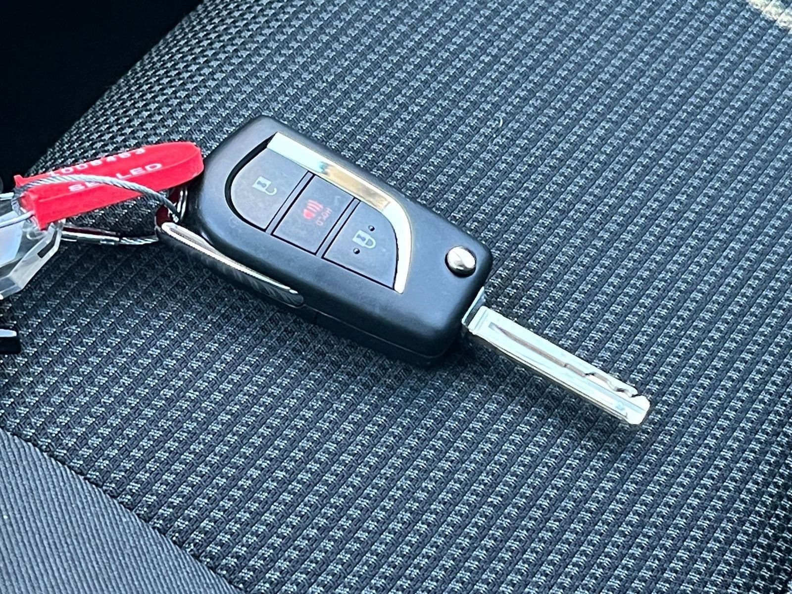 Thumbnail: 2025 Toyota RAV4 - 22