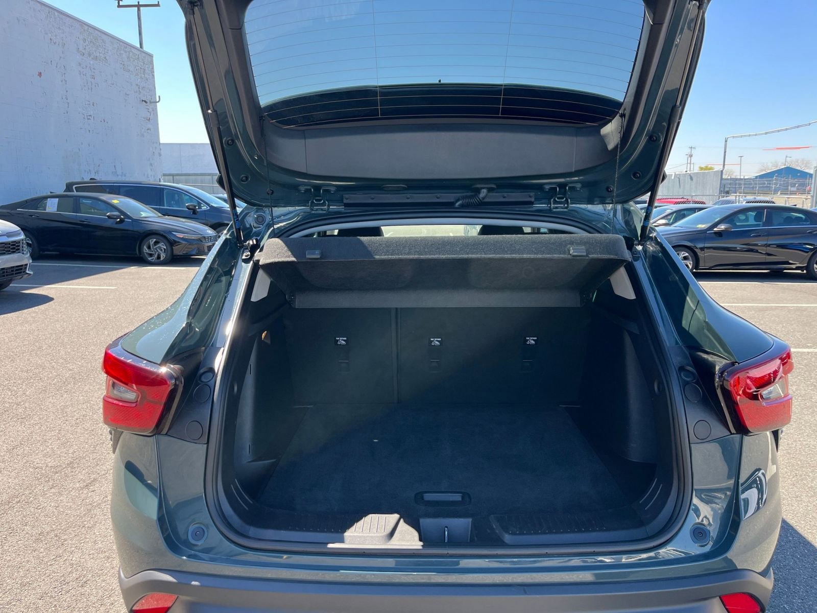 Thumbnail: 2025 Chevrolet Trax - 31