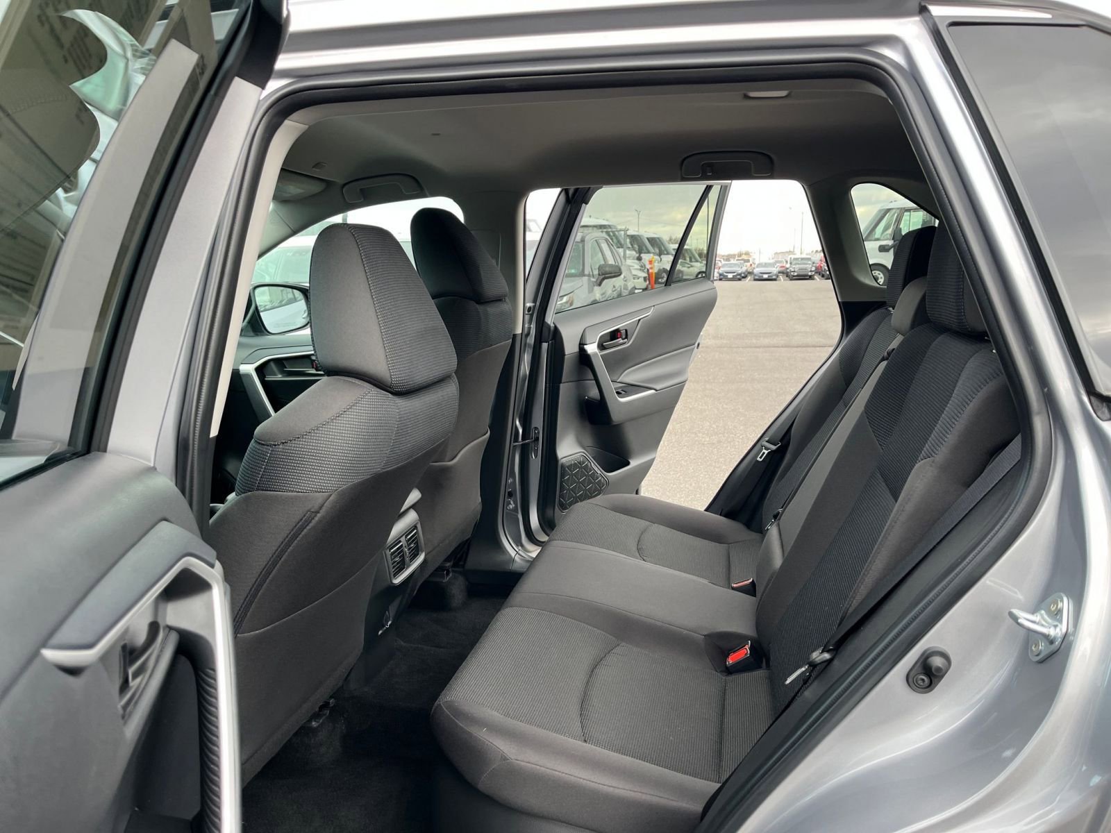 Thumbnail: 2025 Toyota RAV4 - 25