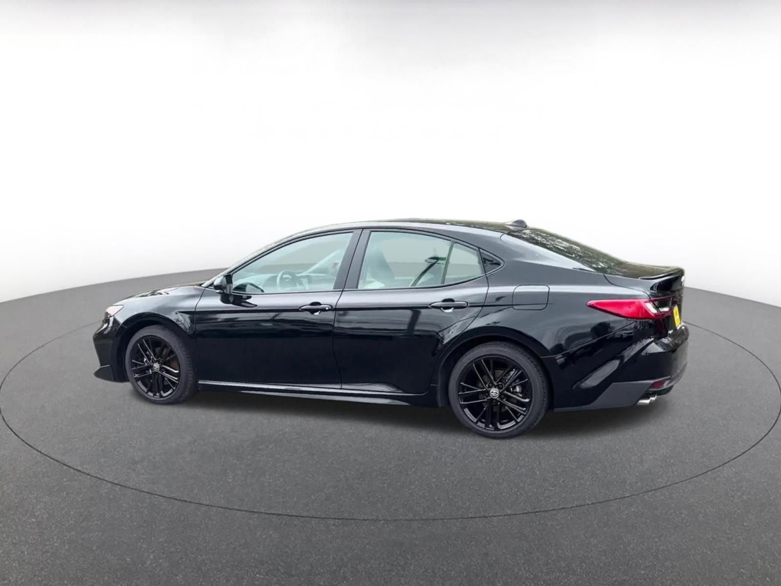 Thumbnail: 2025 Toyota Camry - 10