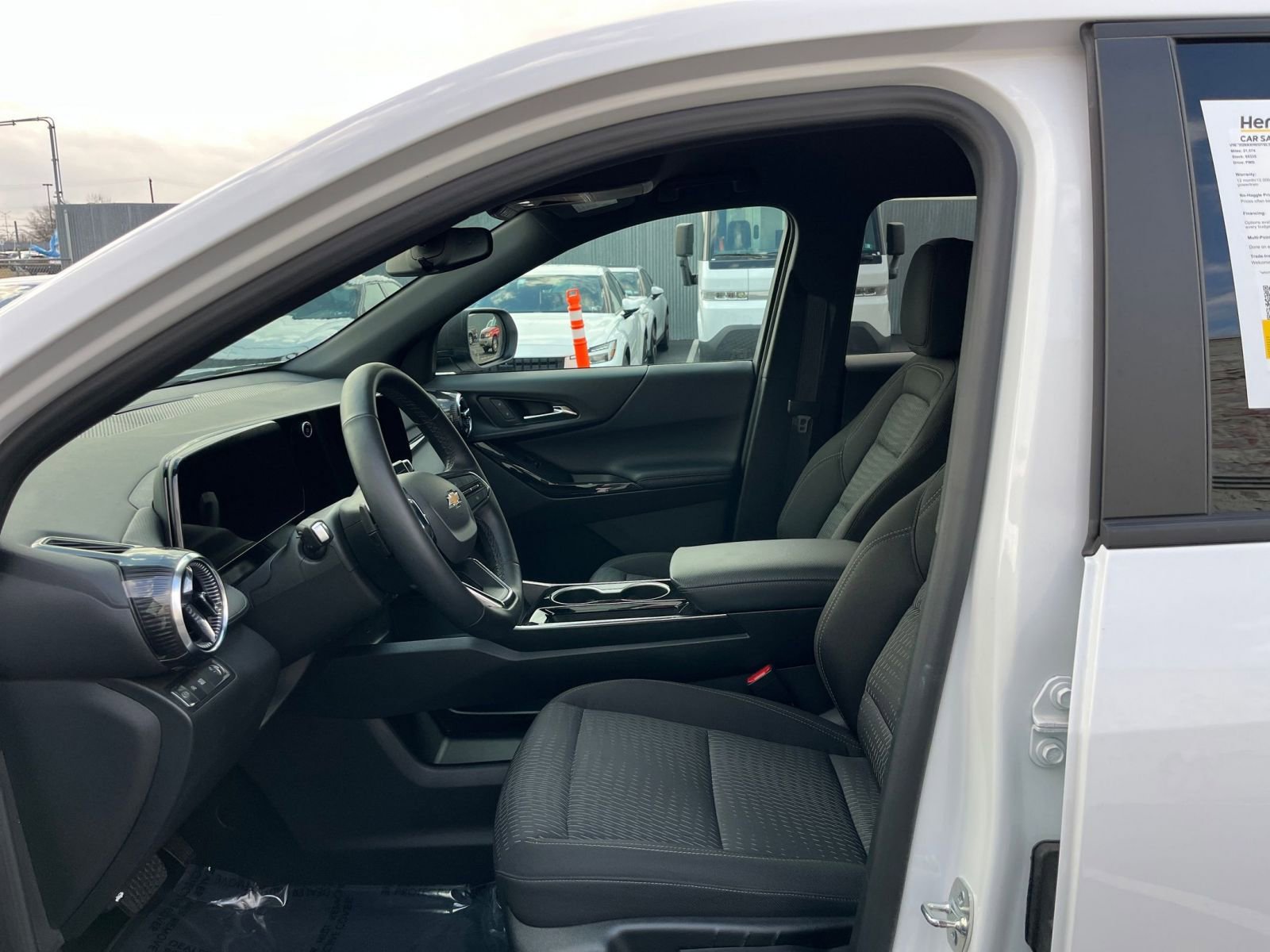 Thumbnail: 2025 Chevrolet Equinox - 26