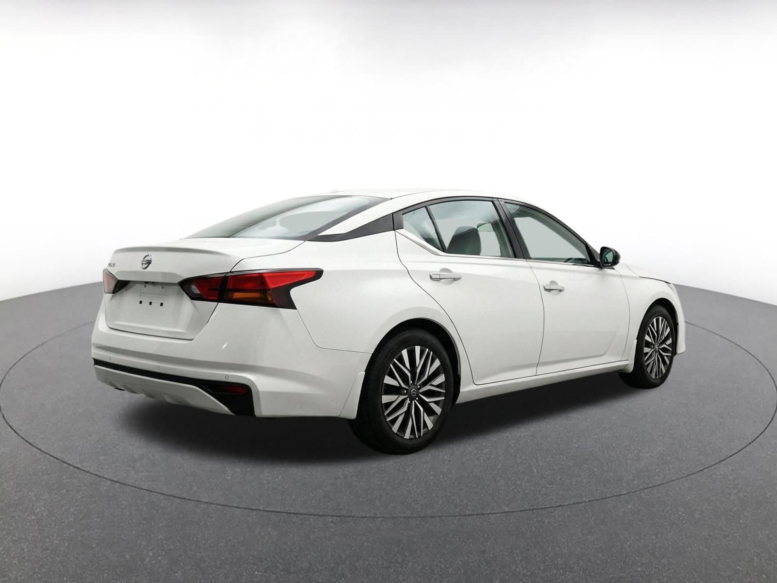 Thumbnail: 2025 Nissan Altima - 8