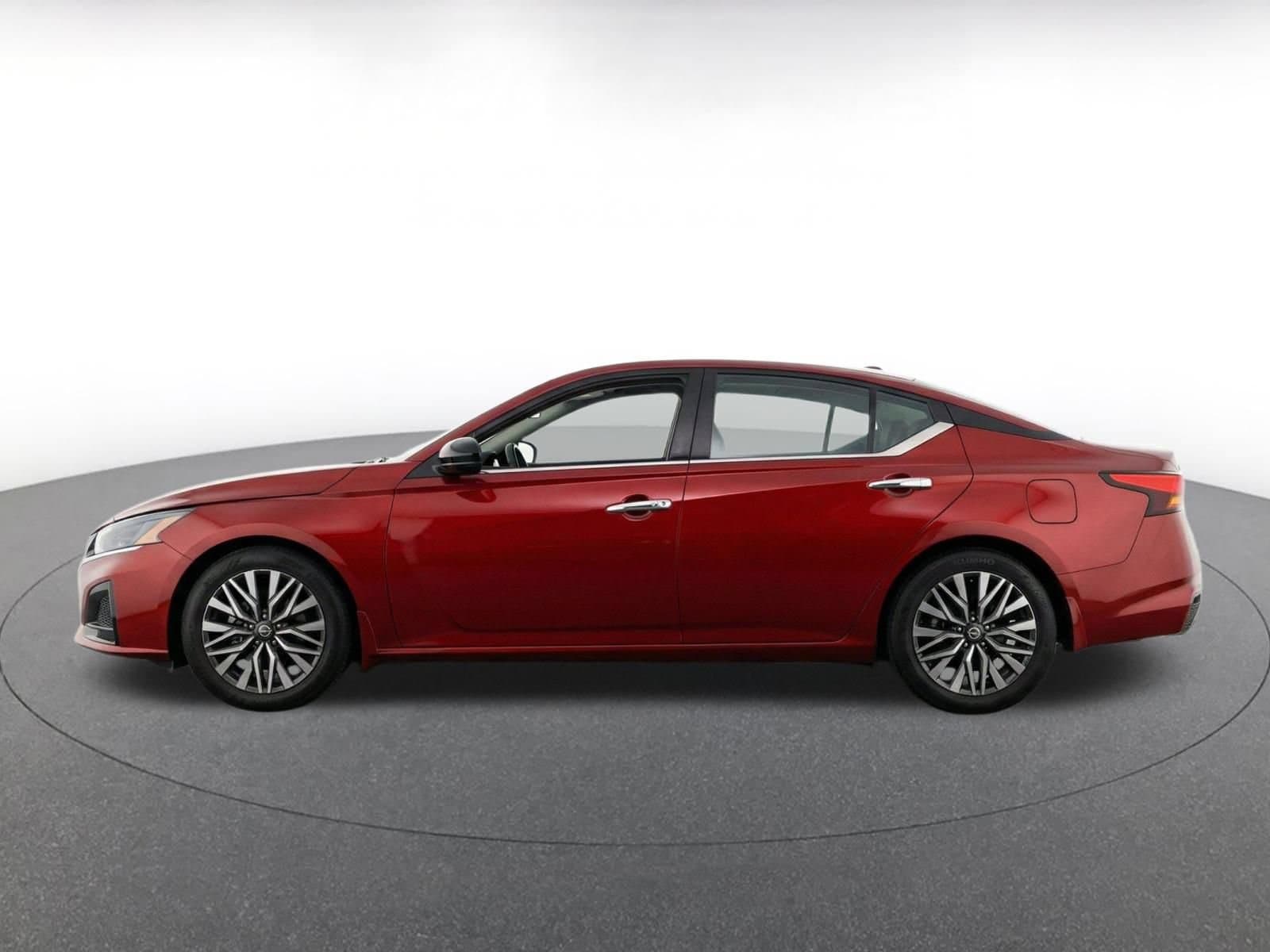 Thumbnail: 2025 Nissan Altima - 9