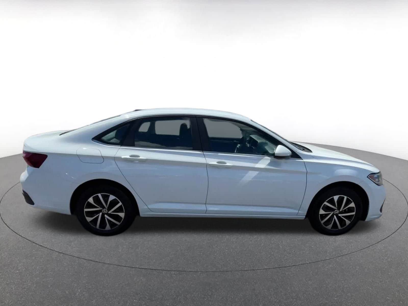 Thumbnail: 2024 Volkswagen Jetta - 16