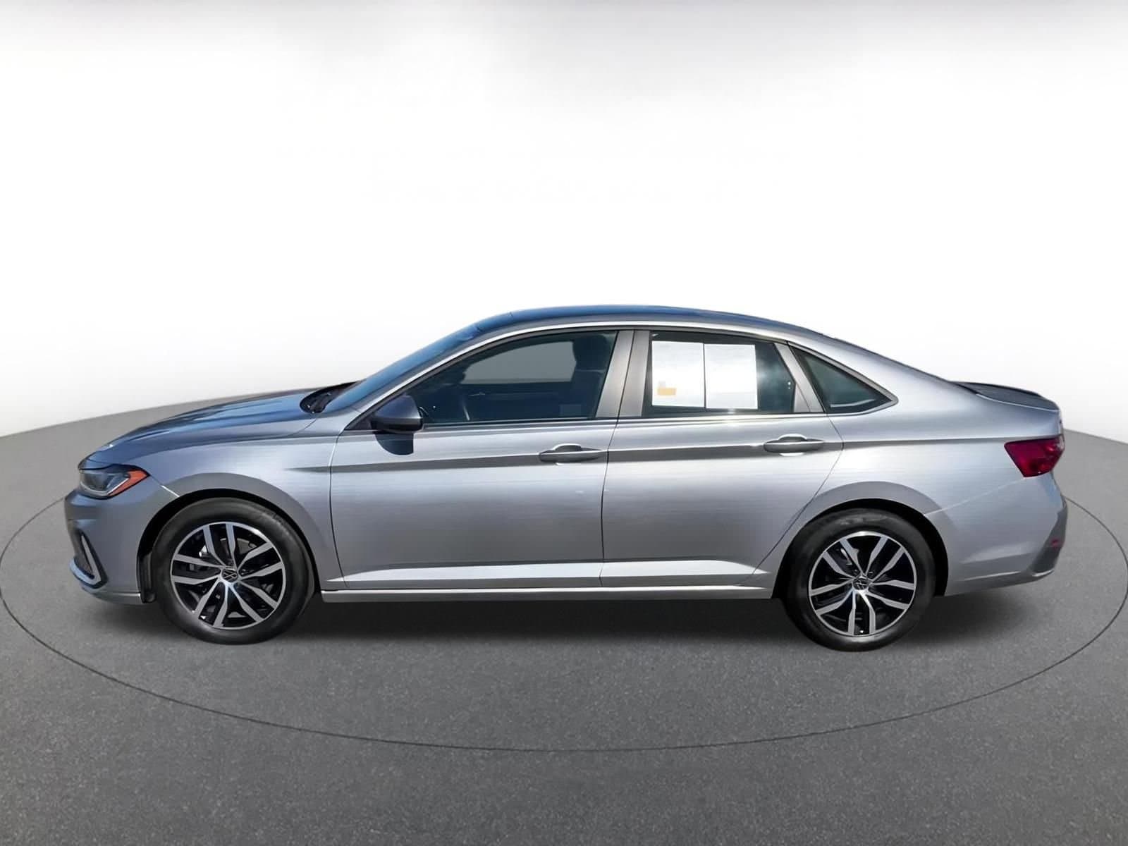 Thumbnail: 2025 Volkswagen Jetta - 10