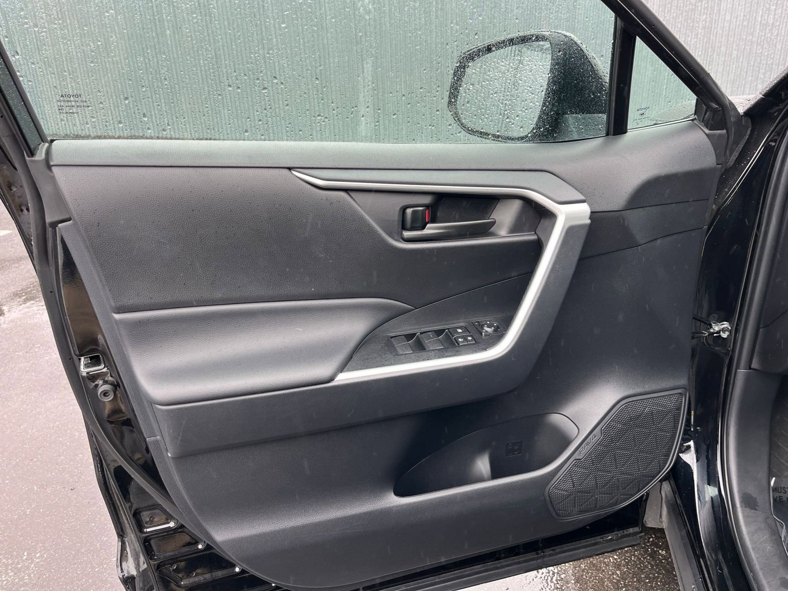 Thumbnail: 2025 Toyota RAV4 - 20