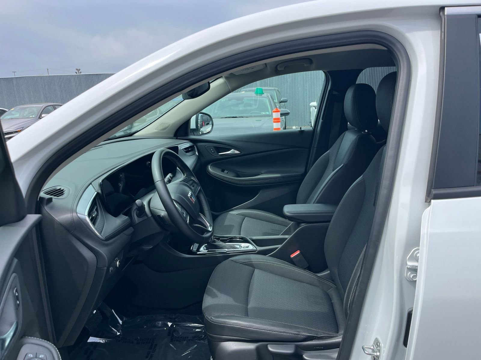 Thumbnail: 2025 Buick Encore GX - 27