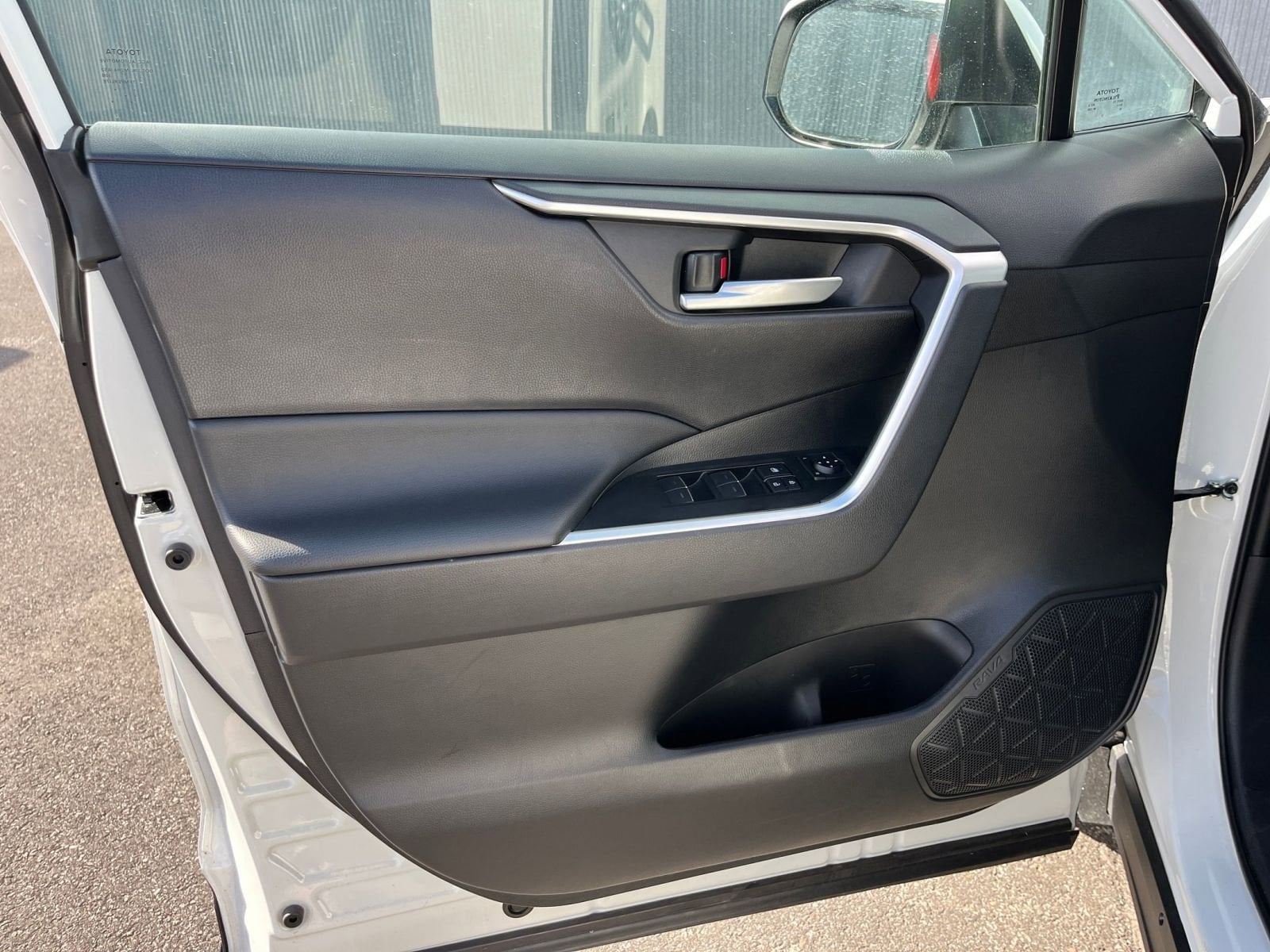 Thumbnail: 2025 Toyota RAV4 - 20