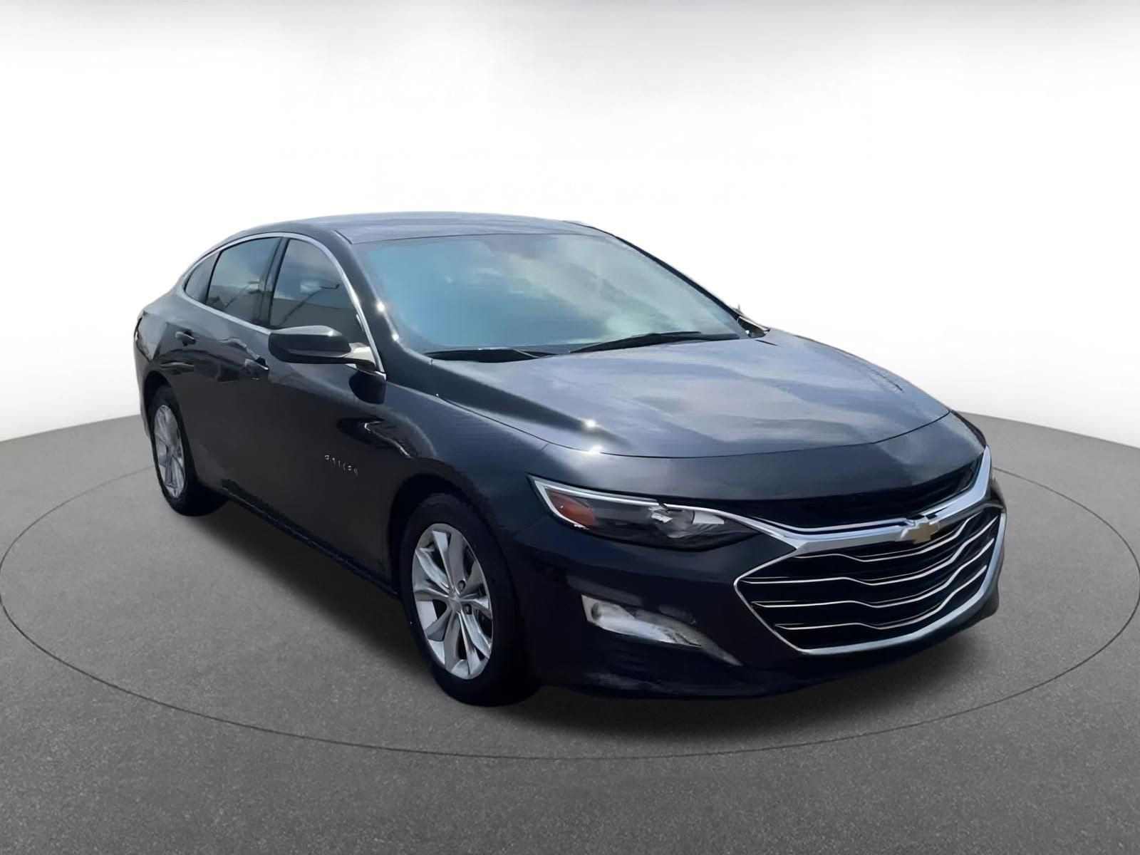 Thumbnail: 2023 Chevrolet Malibu - 3